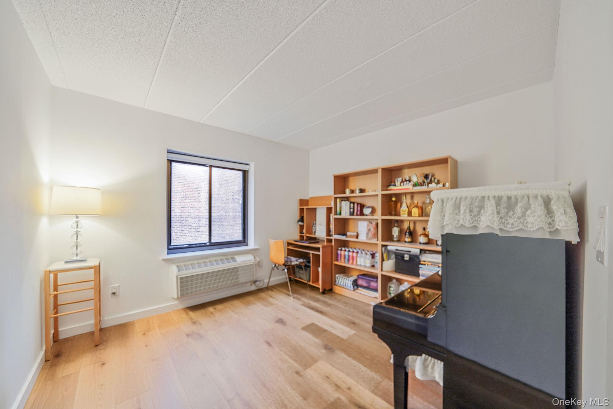 #12 photo, 213-02 42nd Avenue, Bayside , NY 11361