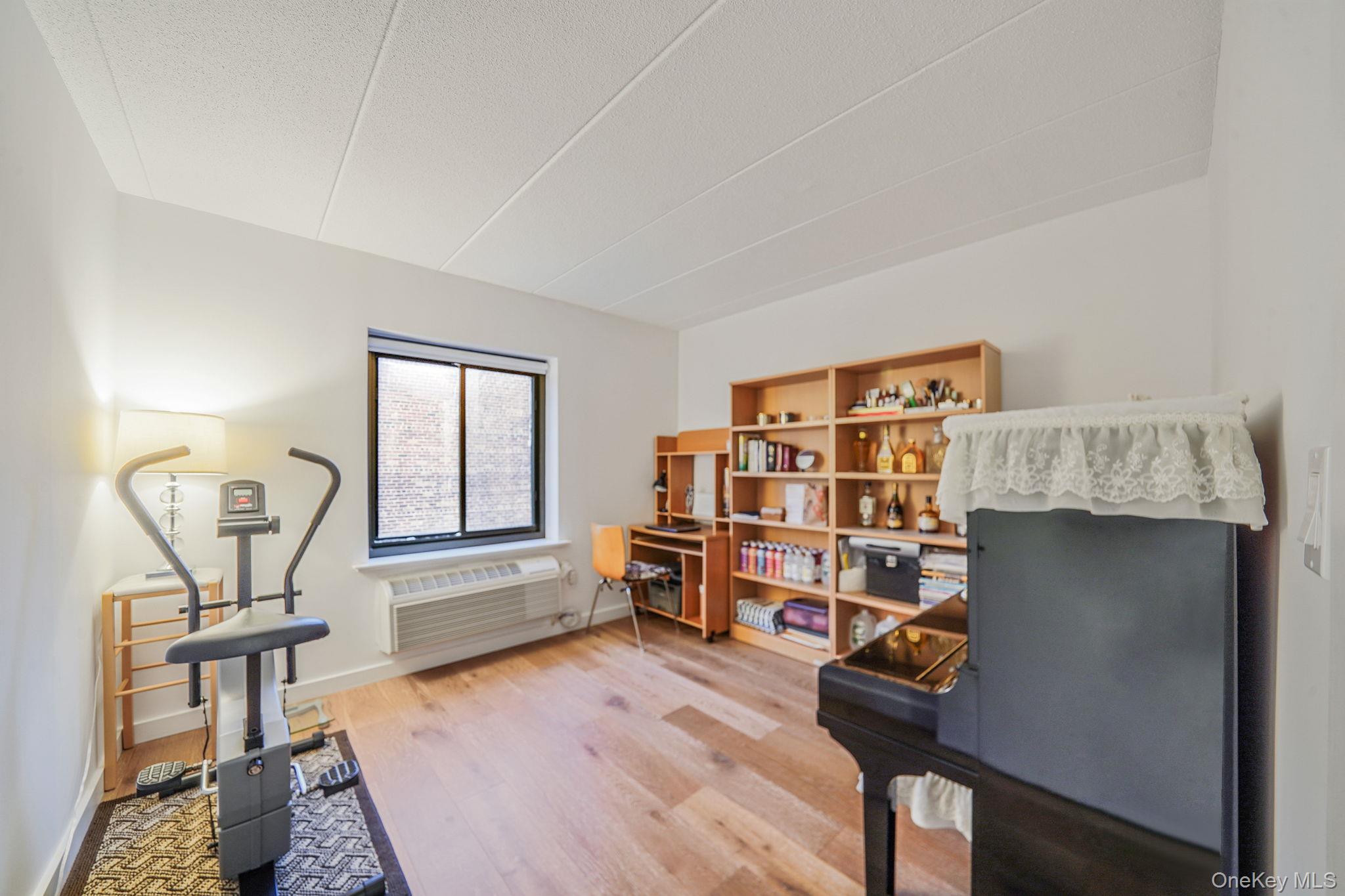 #13 photo, 213-02 42nd Avenue, Bayside , NY 11361