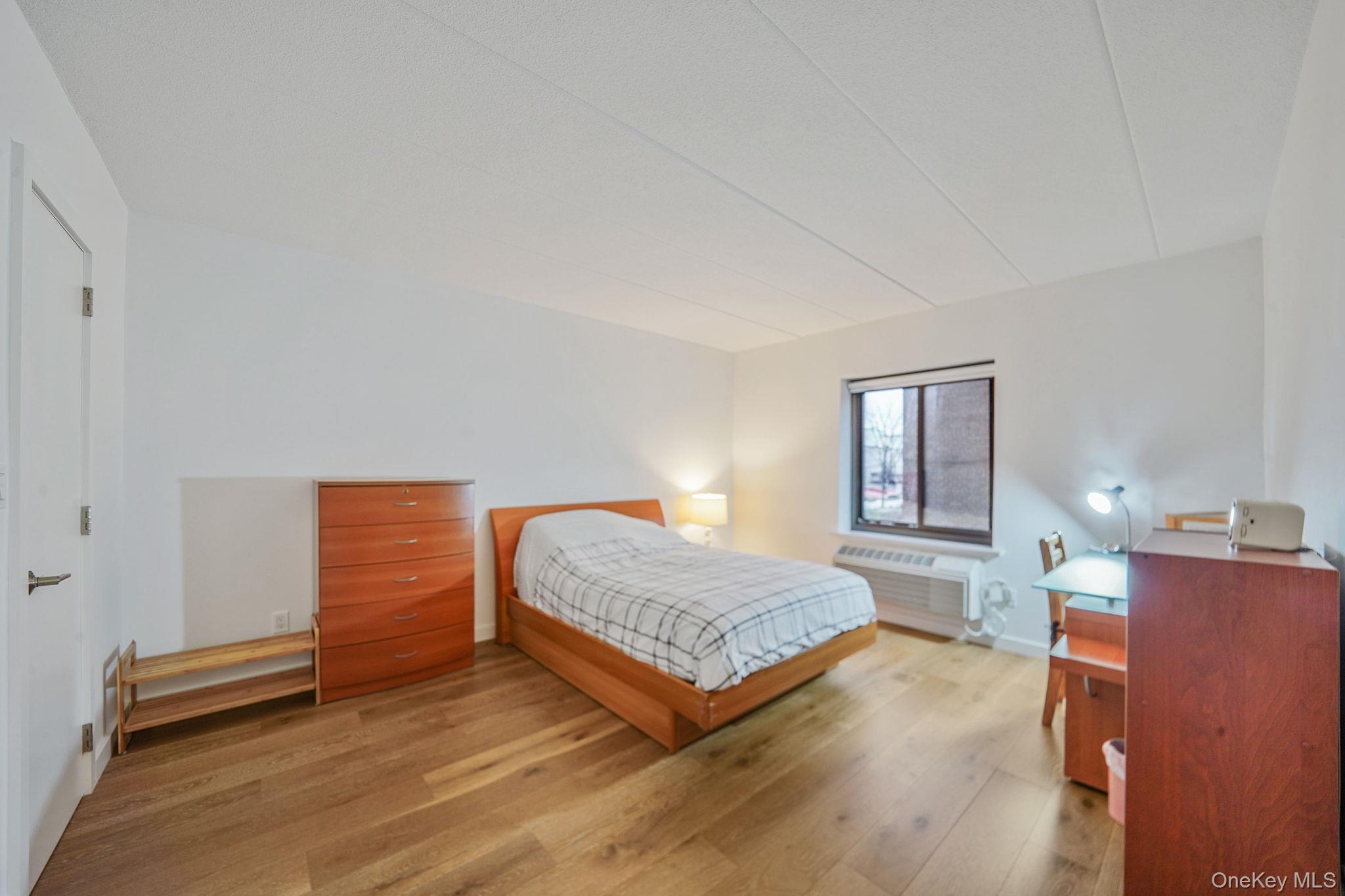 #15 photo, 213-02 42nd Avenue, Bayside , NY 11361