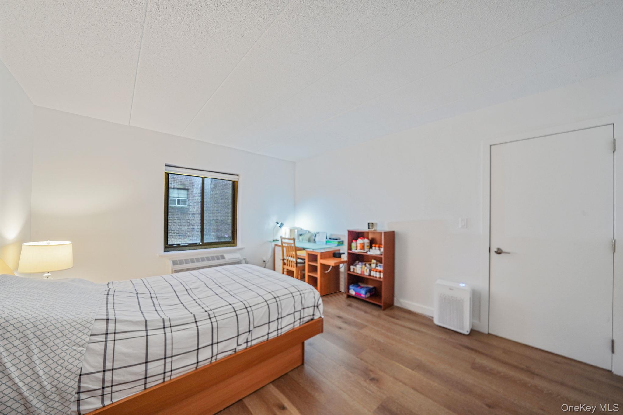 #17 photo, 213-02 42nd Avenue, Bayside , NY 11361