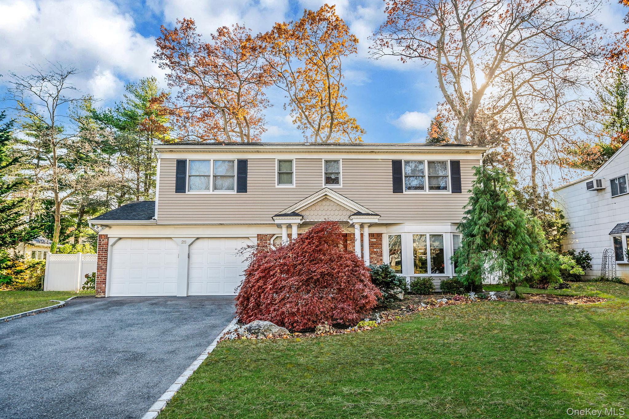 #1 photo, 28 Cedarwood Lane, Commack , NY 11725