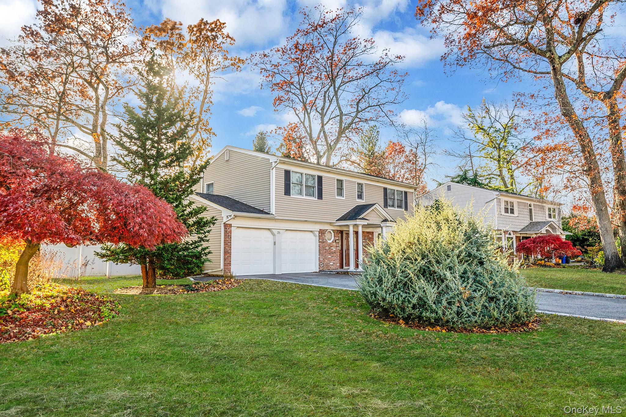 #4 photo, 28 Cedarwood Lane, Commack , NY 11725