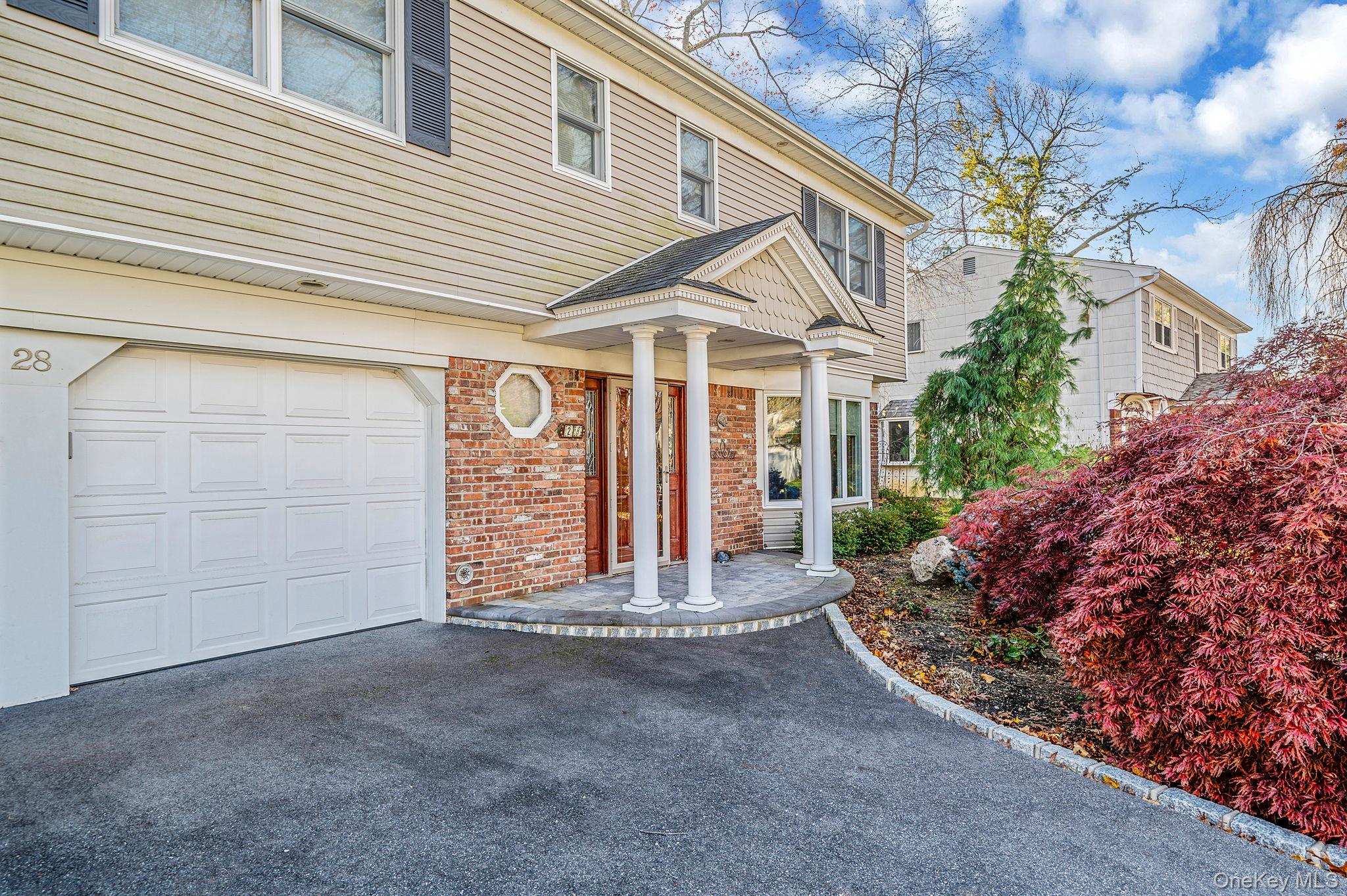 #5 photo, 28 Cedarwood Lane, Commack , NY 11725