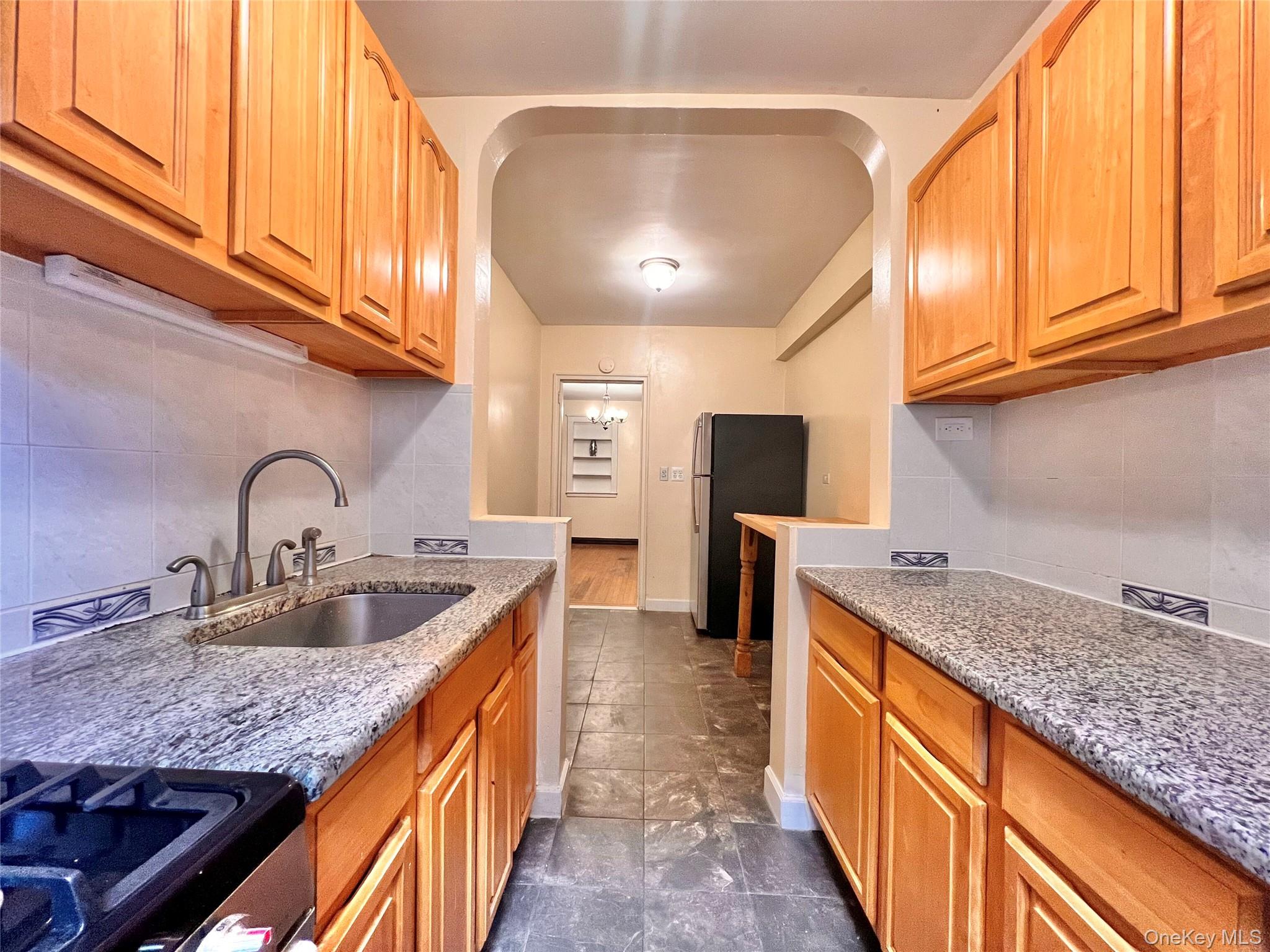 #5 photo, 96-11 65 Rd, Rego Park , NY 11374