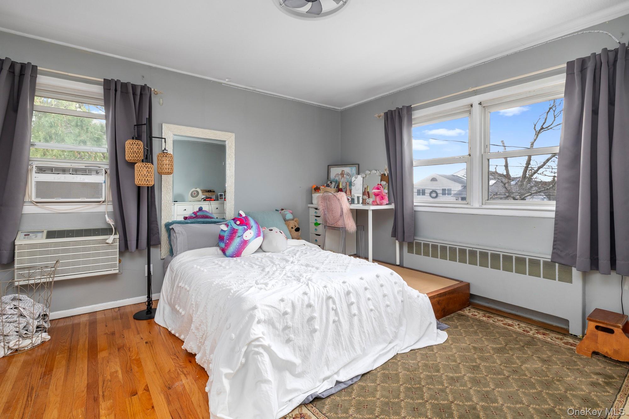 #11 photo, 208 Island Parkway, Island Park , NY 11558