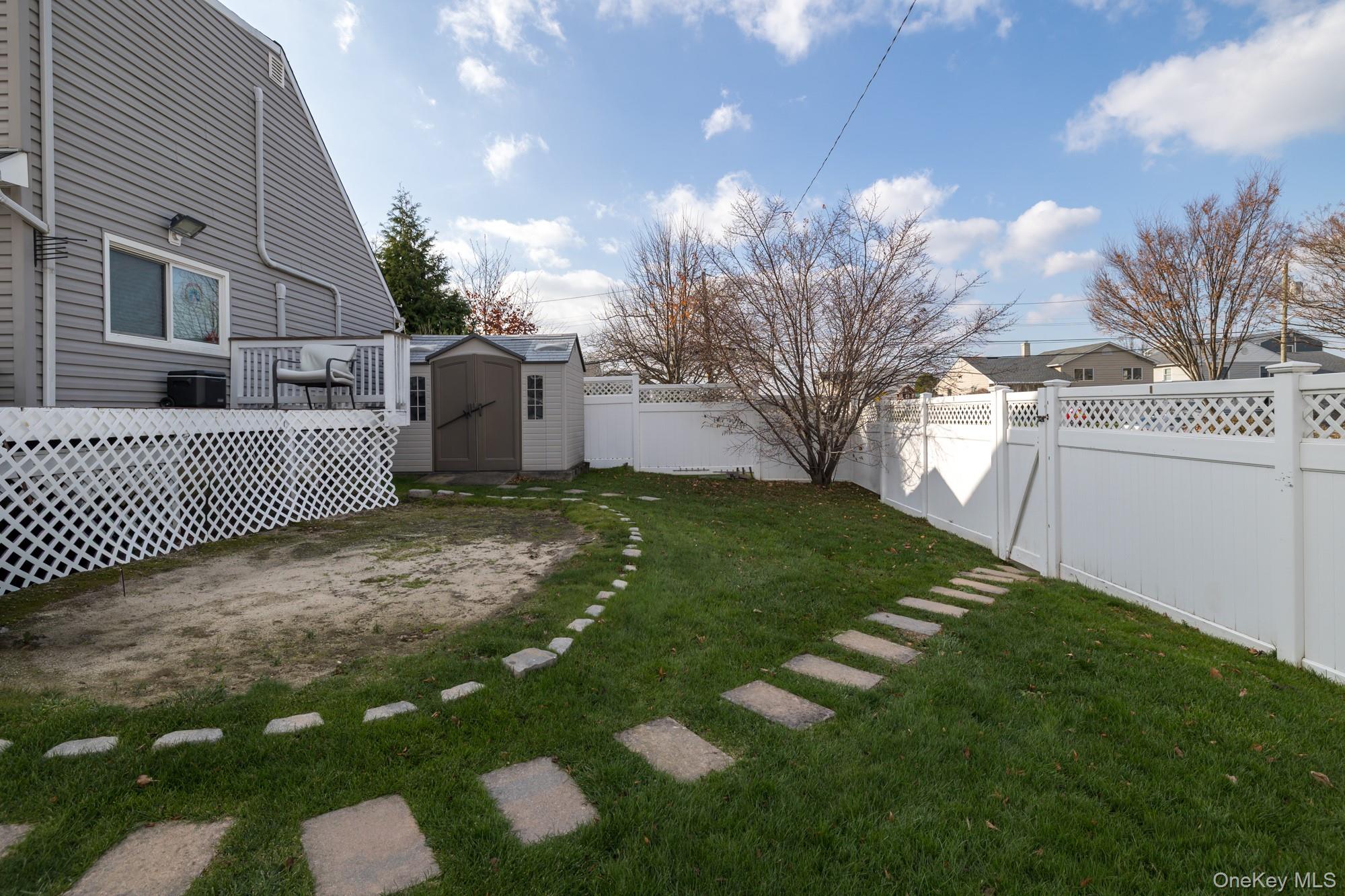 #14 photo, 208 Island Parkway, Island Park , NY 11558