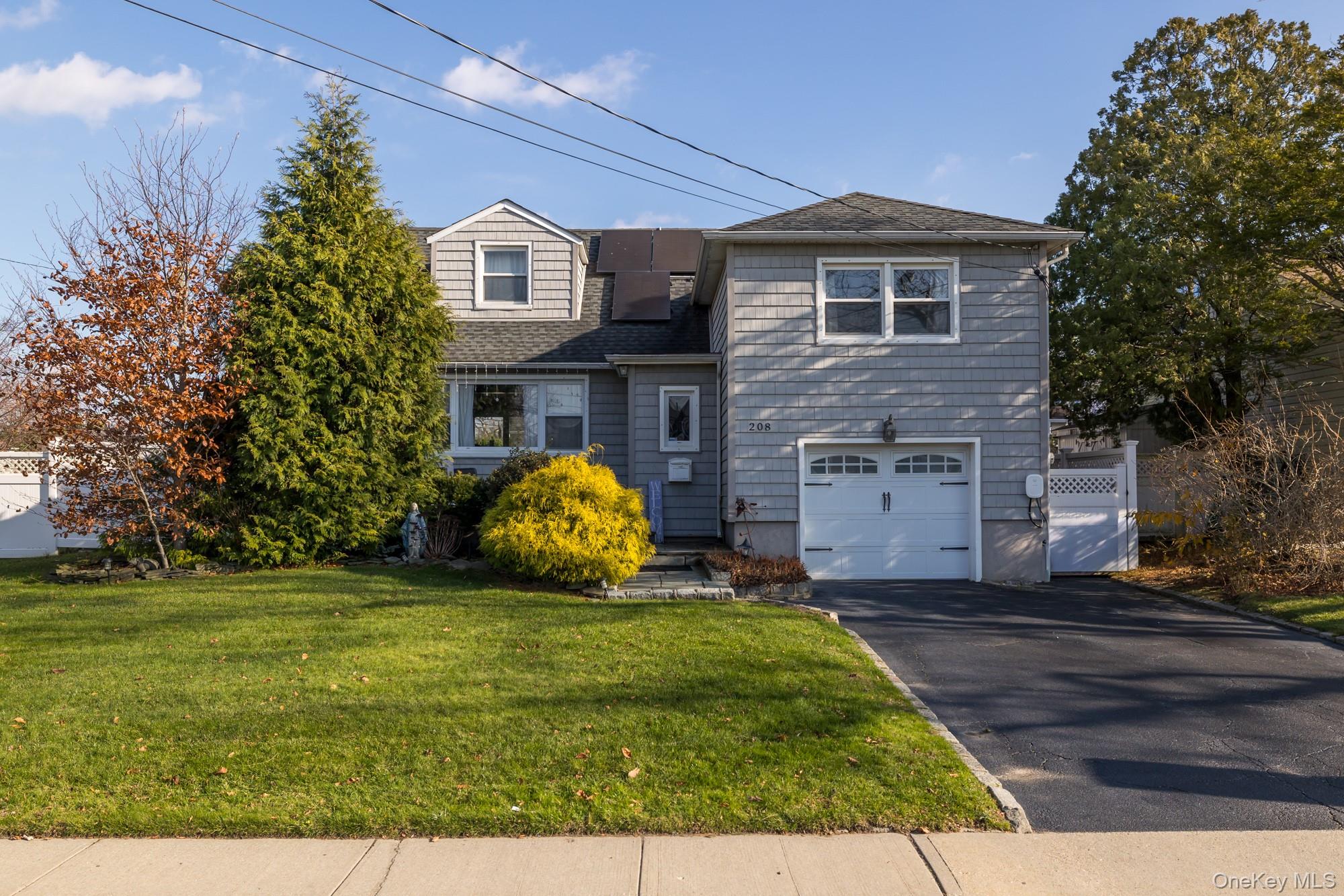 #18 photo, 208 Island Parkway, Island Park , NY 11558