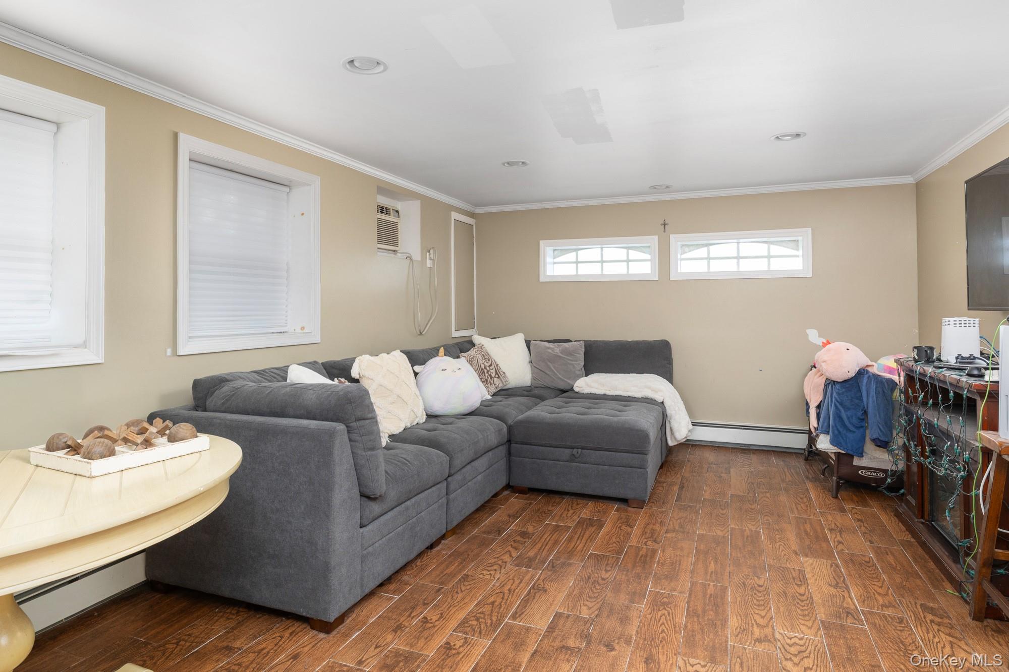 #8 photo, 208 Island Parkway, Island Park , NY 11558