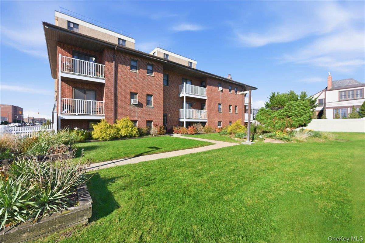 #16 photo, 475 W Broadway, Long Beach , NY 11561