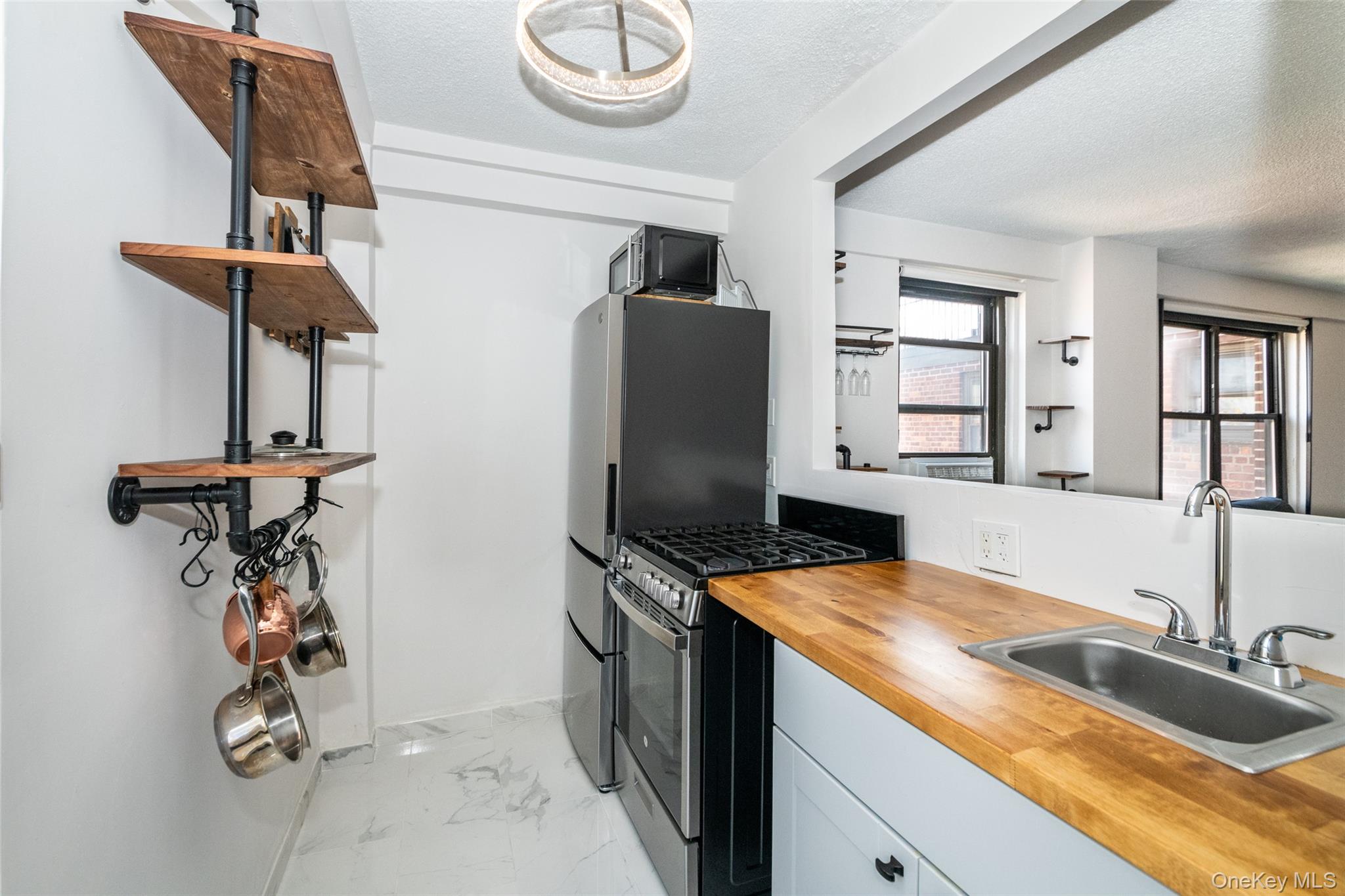 #13 photo, 161 Pearsall Drive, Mount Vernon , NY 10552