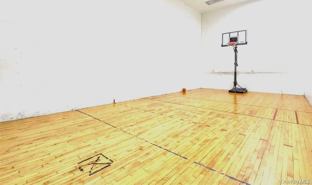 #18 photo, 161 Pearsall Drive, Mount Vernon , NY 10552