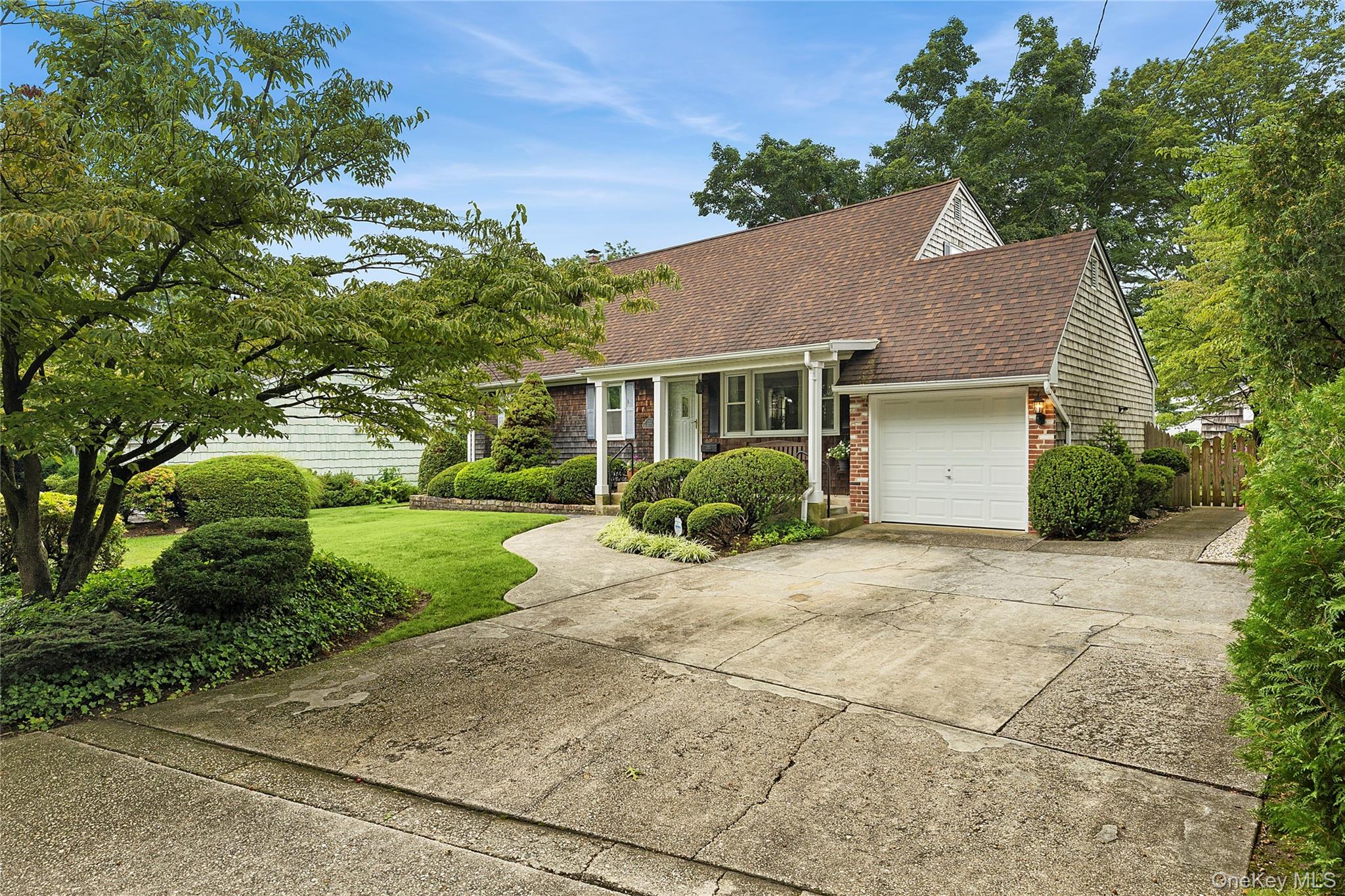 #4 photo, 222 Half Hollow Road, Deer Park , NY 11729