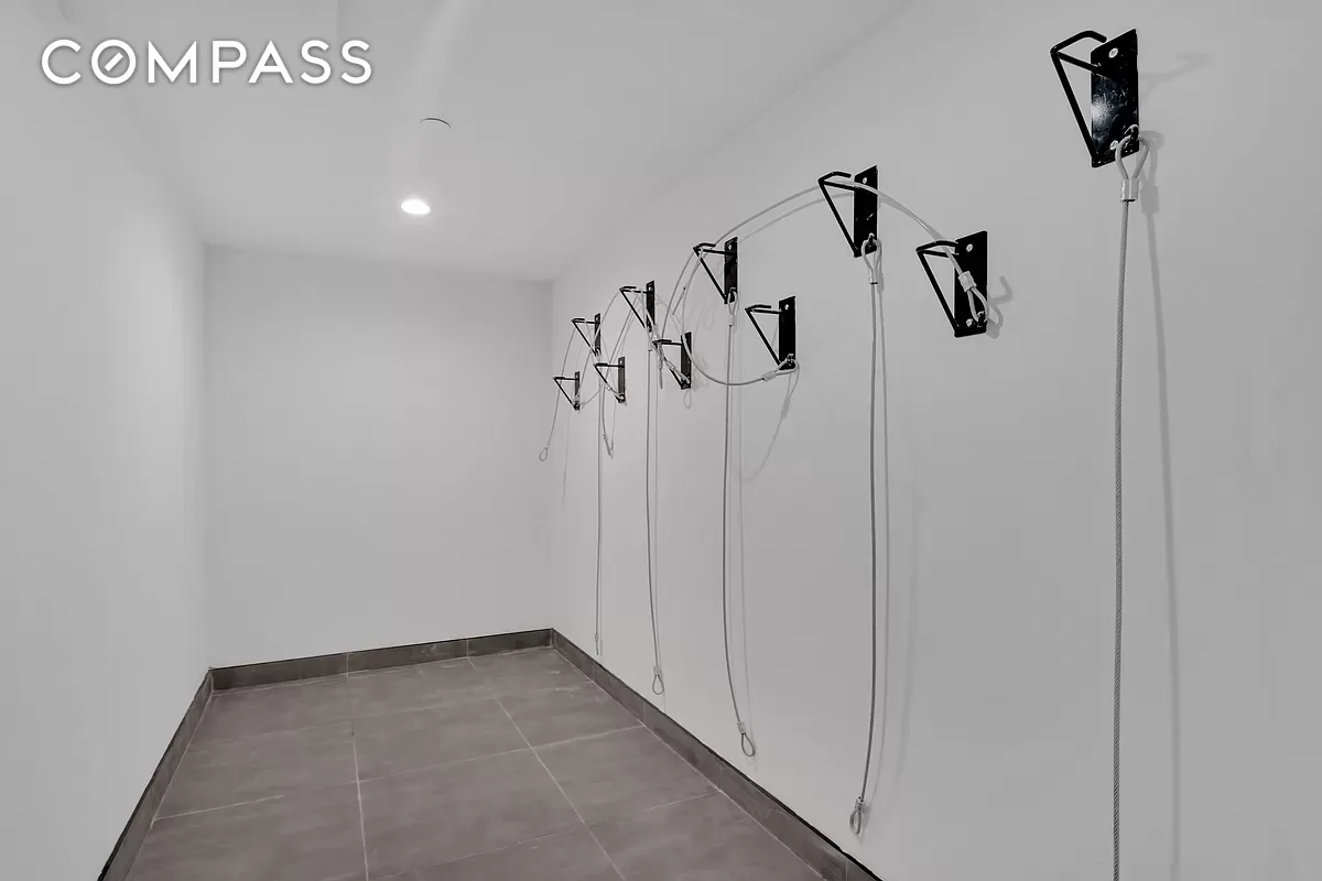 #11 photo, 145 W 129th Street, Central Harlem , NY 10027