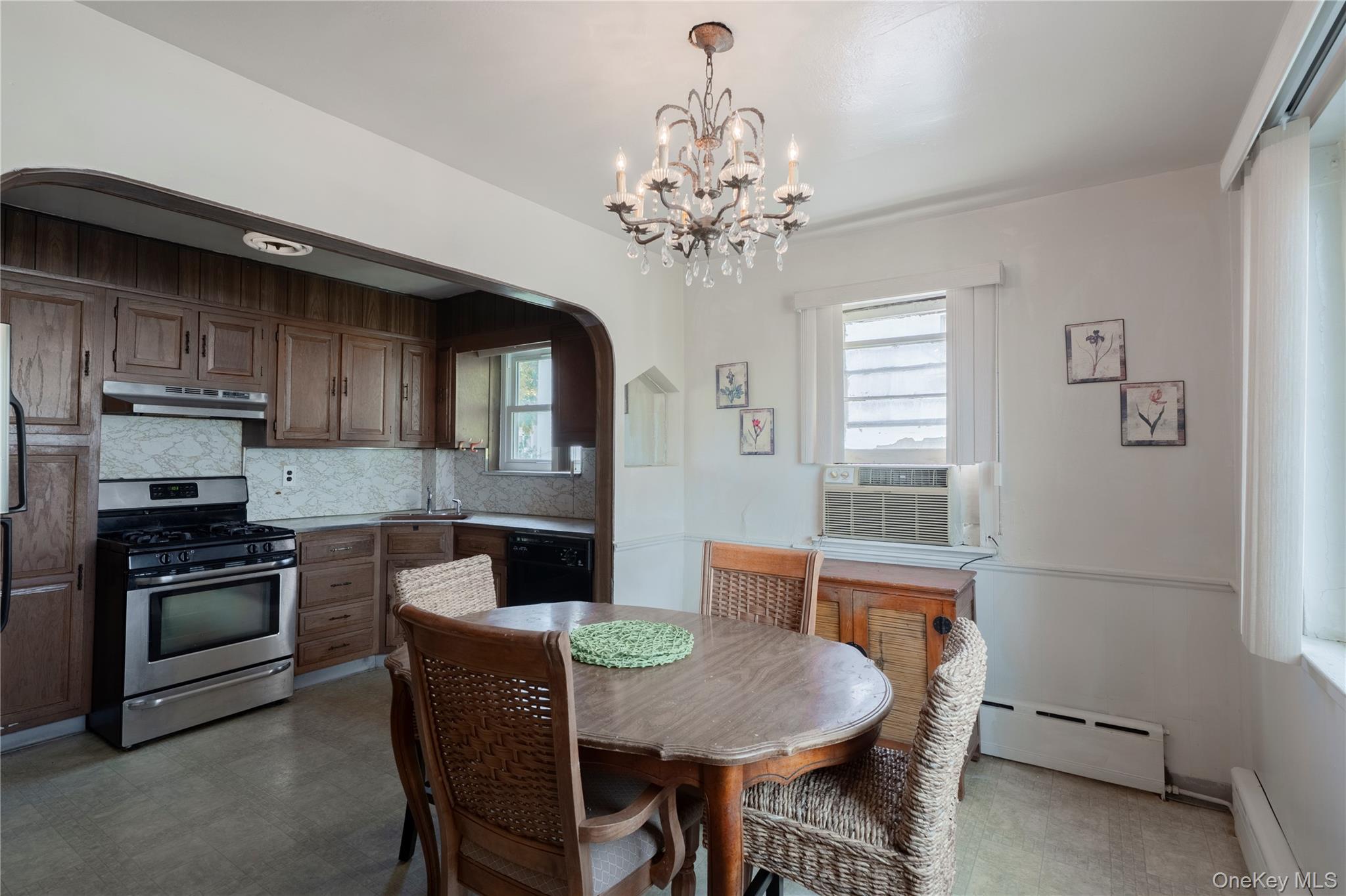 #4 photo, 1616 Hammersley Avenue, Bronx , NY 10469