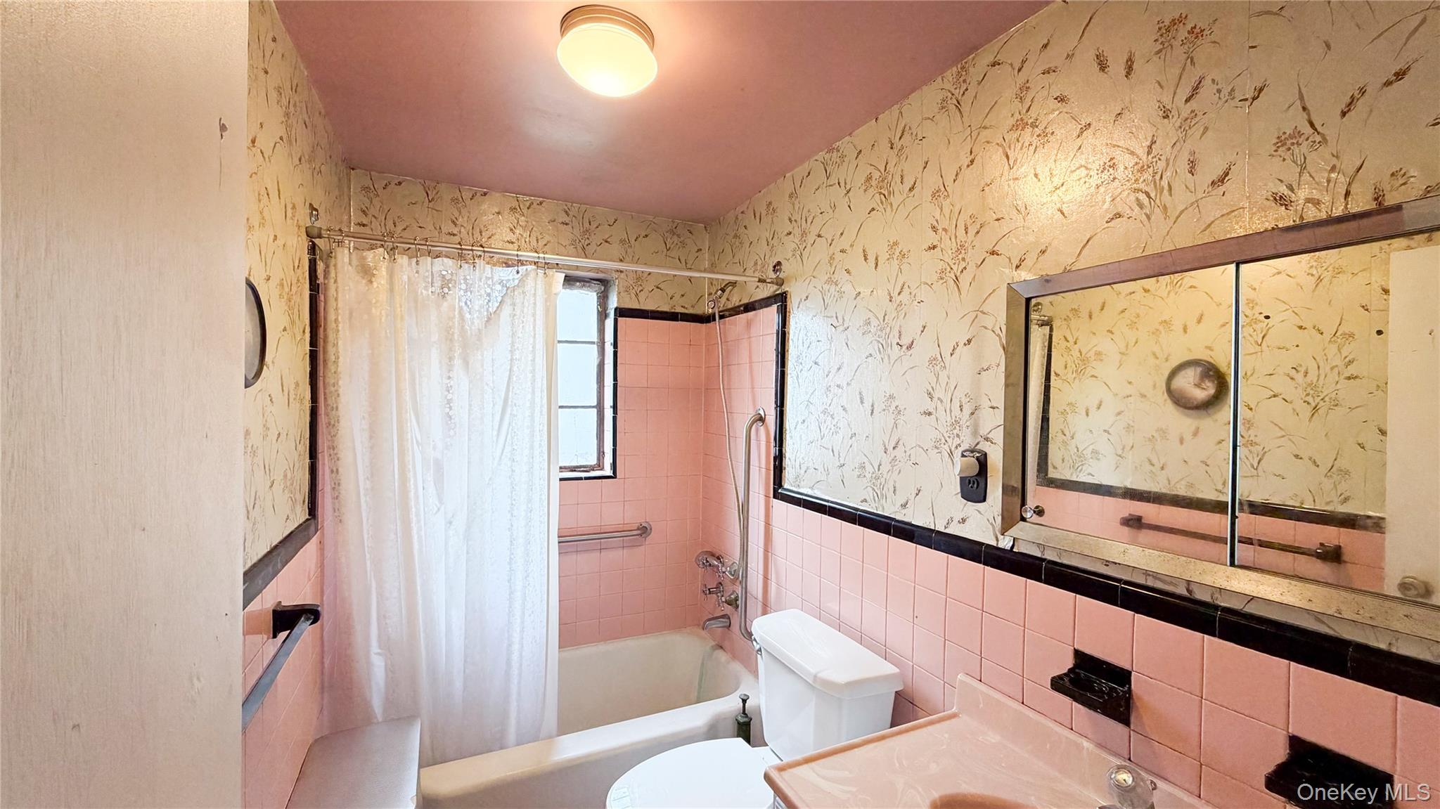 #5 photo, 1616 Hammersley Avenue, Bronx , NY 10469