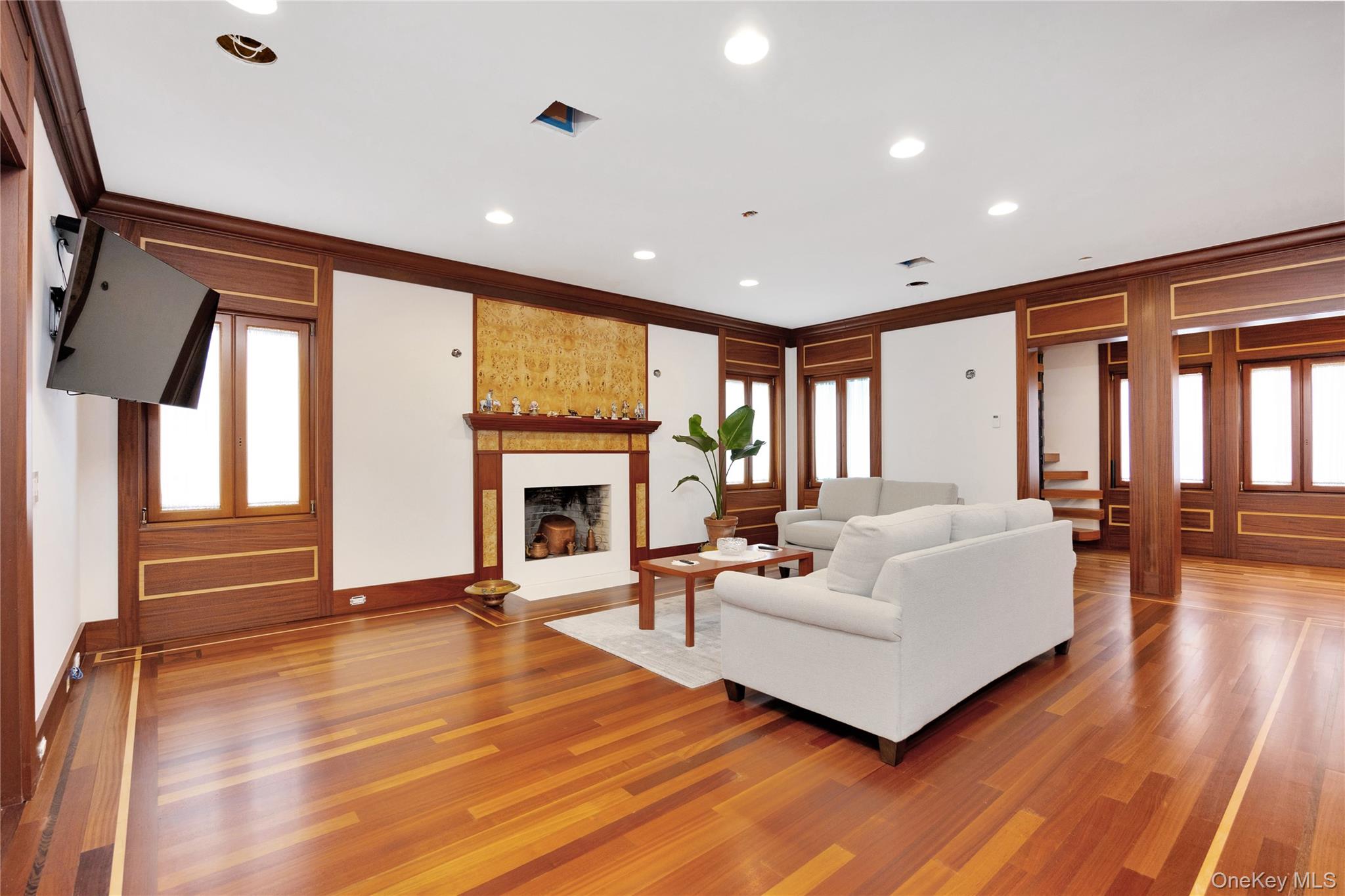 #10 photo, 181 Walnut Street, Lynbrook , NY 11563