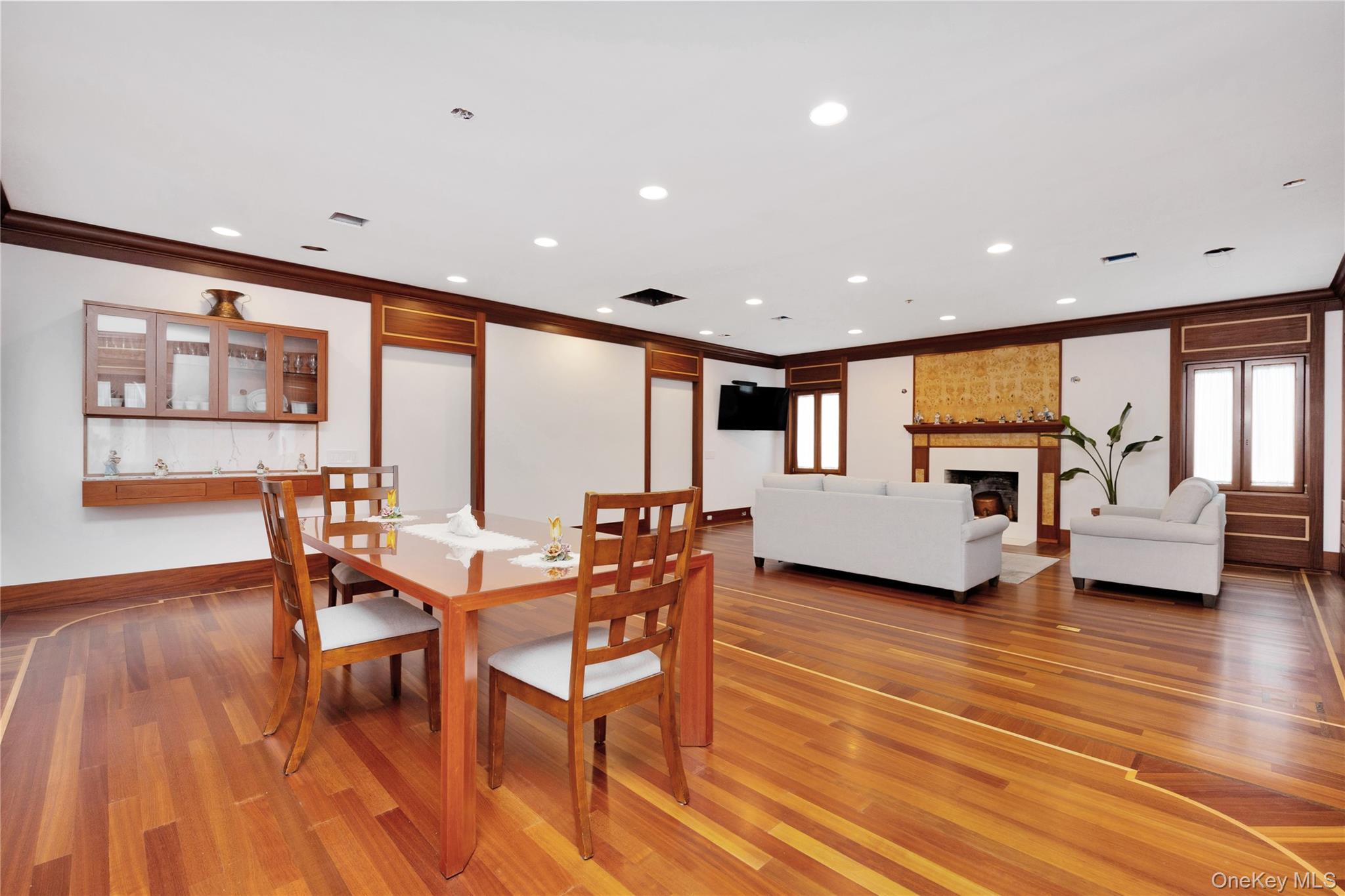 #11 photo, 181 Walnut Street, Lynbrook , NY 11563