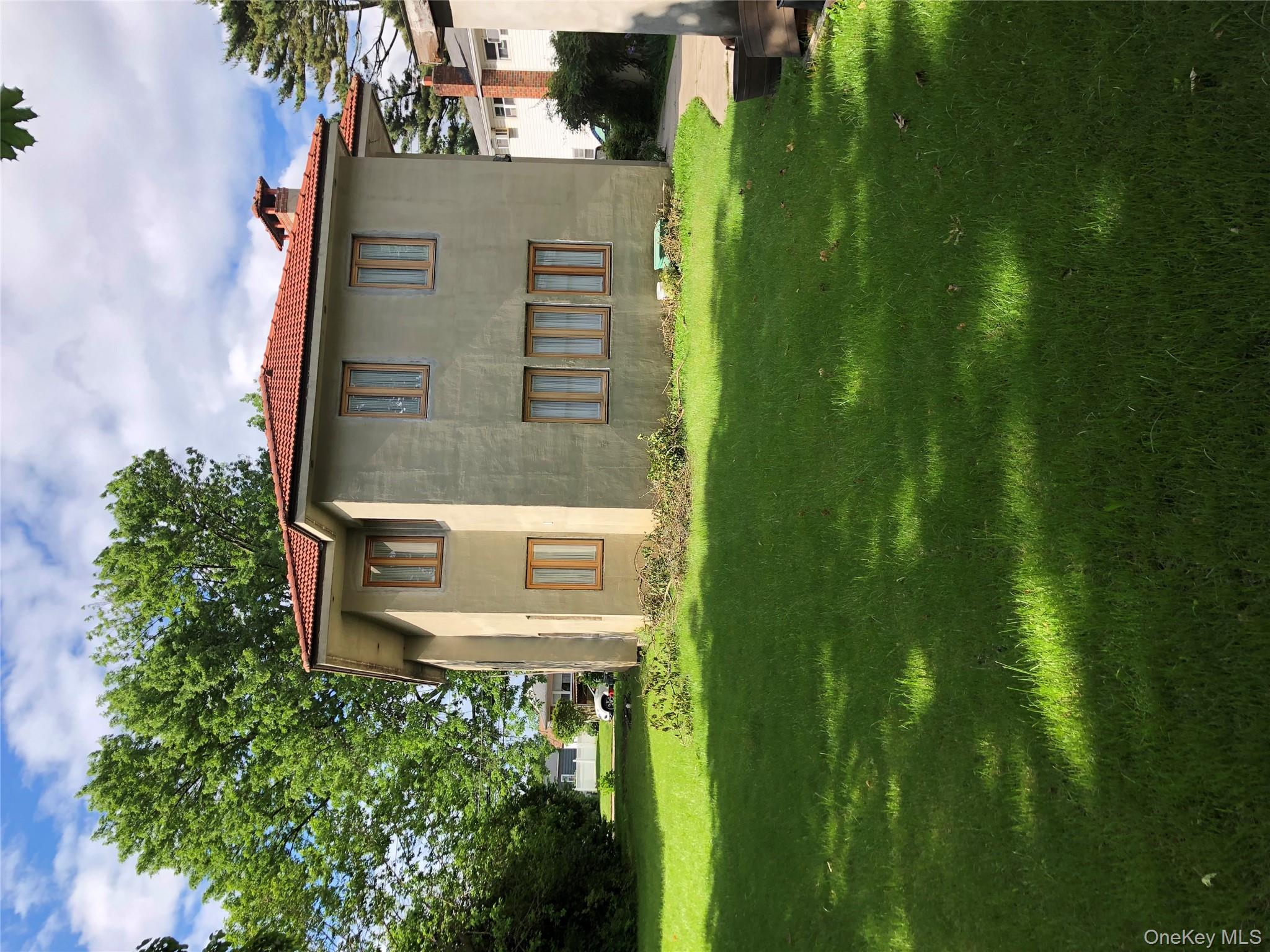 #2 photo, 181 Walnut Street, Lynbrook , NY 11563