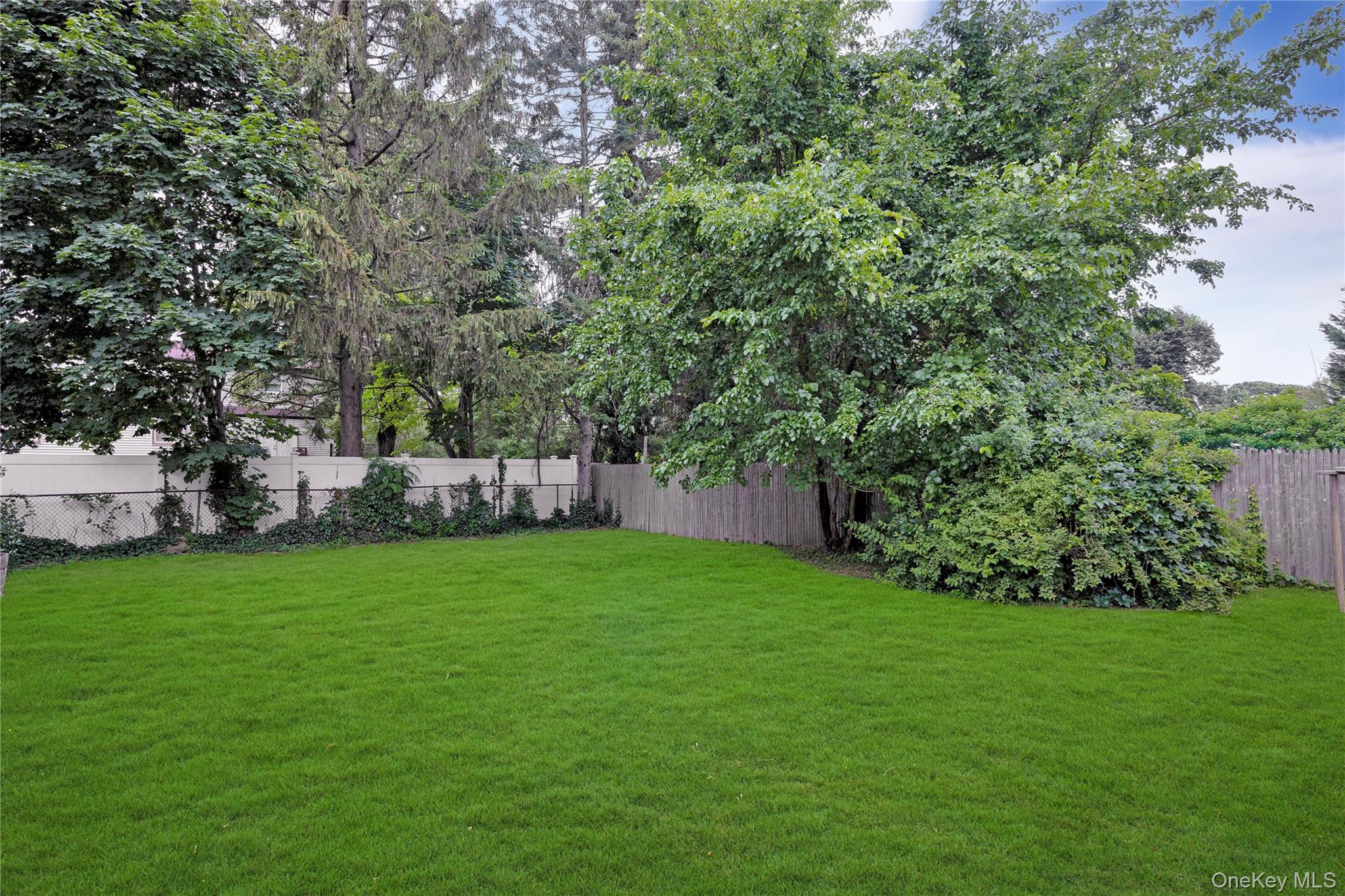 #4 photo, 181 Walnut Street, Lynbrook , NY 11563