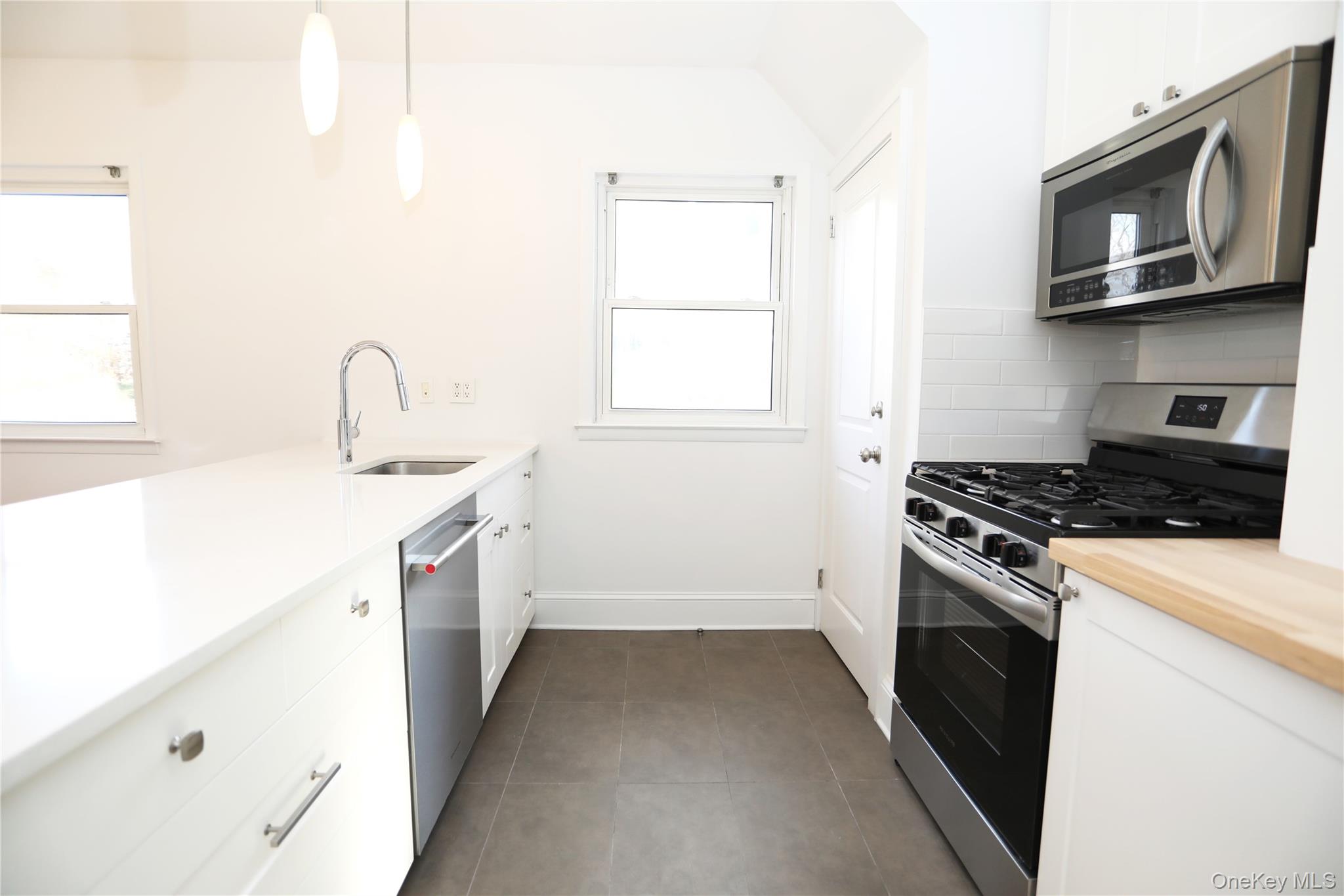 #9 photo, 20 Fairmount Boulevard, ناسو Garden City , NY 11530