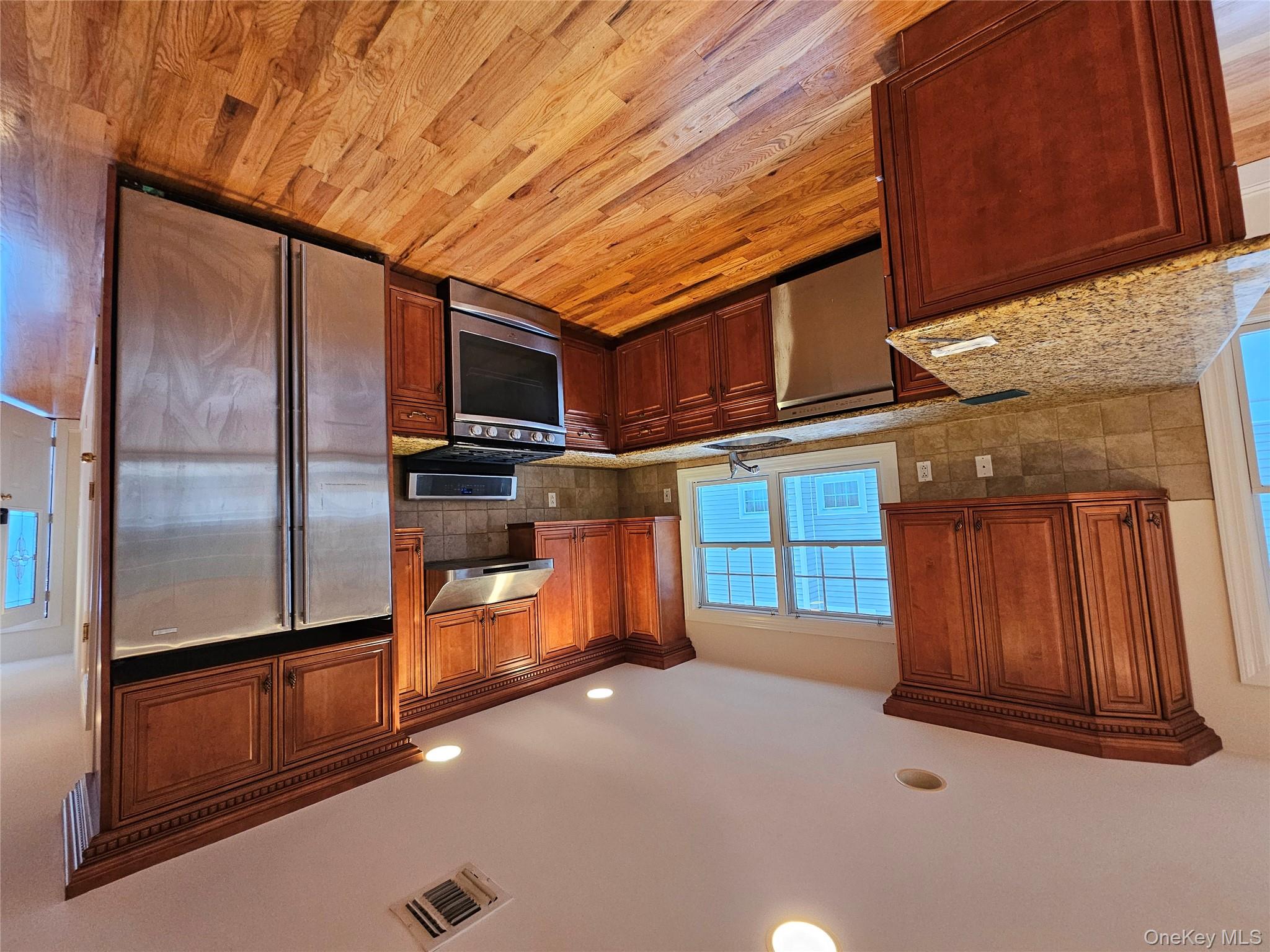 #1 photo, 11A 16th Street, Jericho , NY 11801