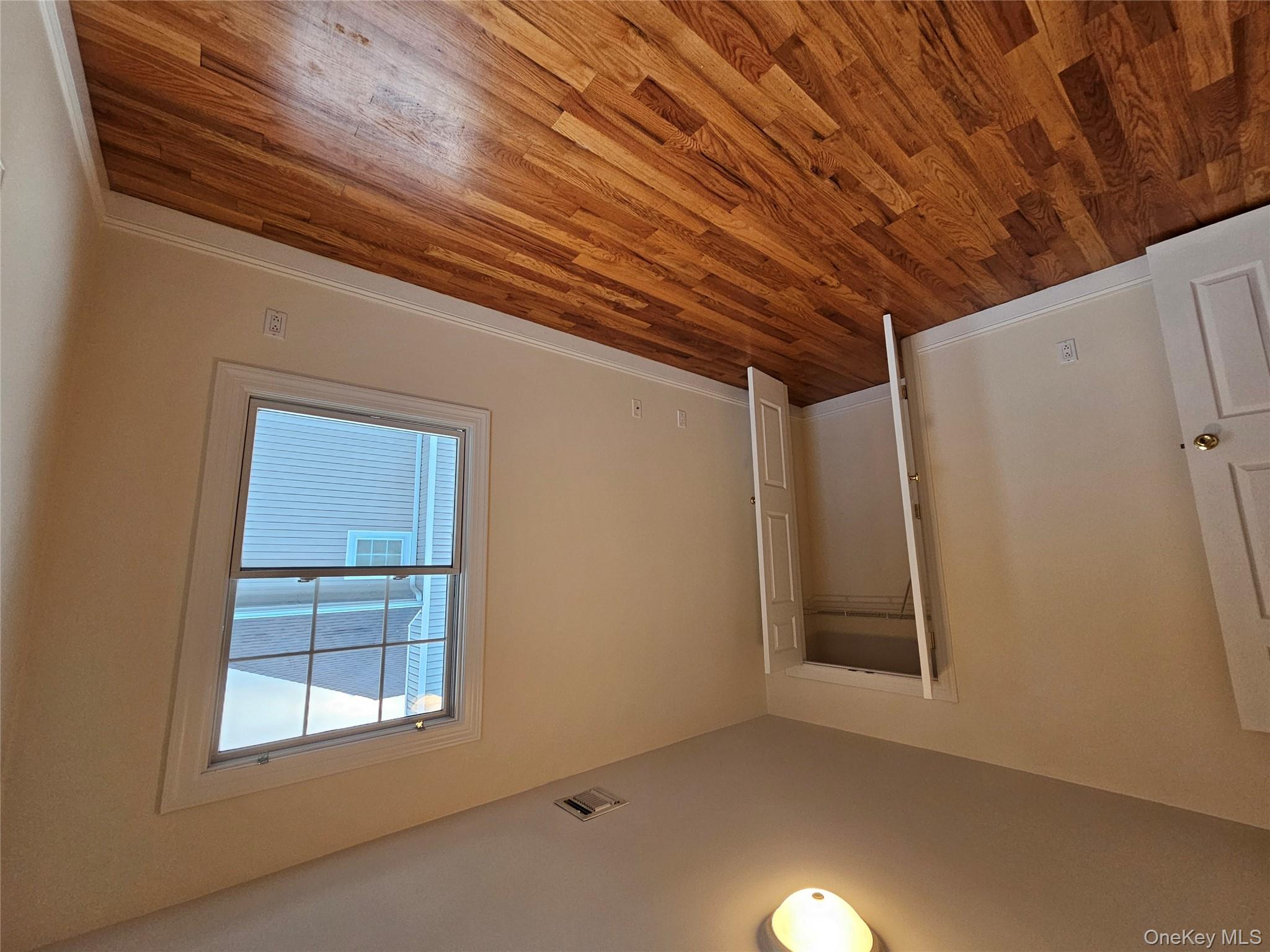 #14 photo, 11A 16th Street, Jericho , NY 11801