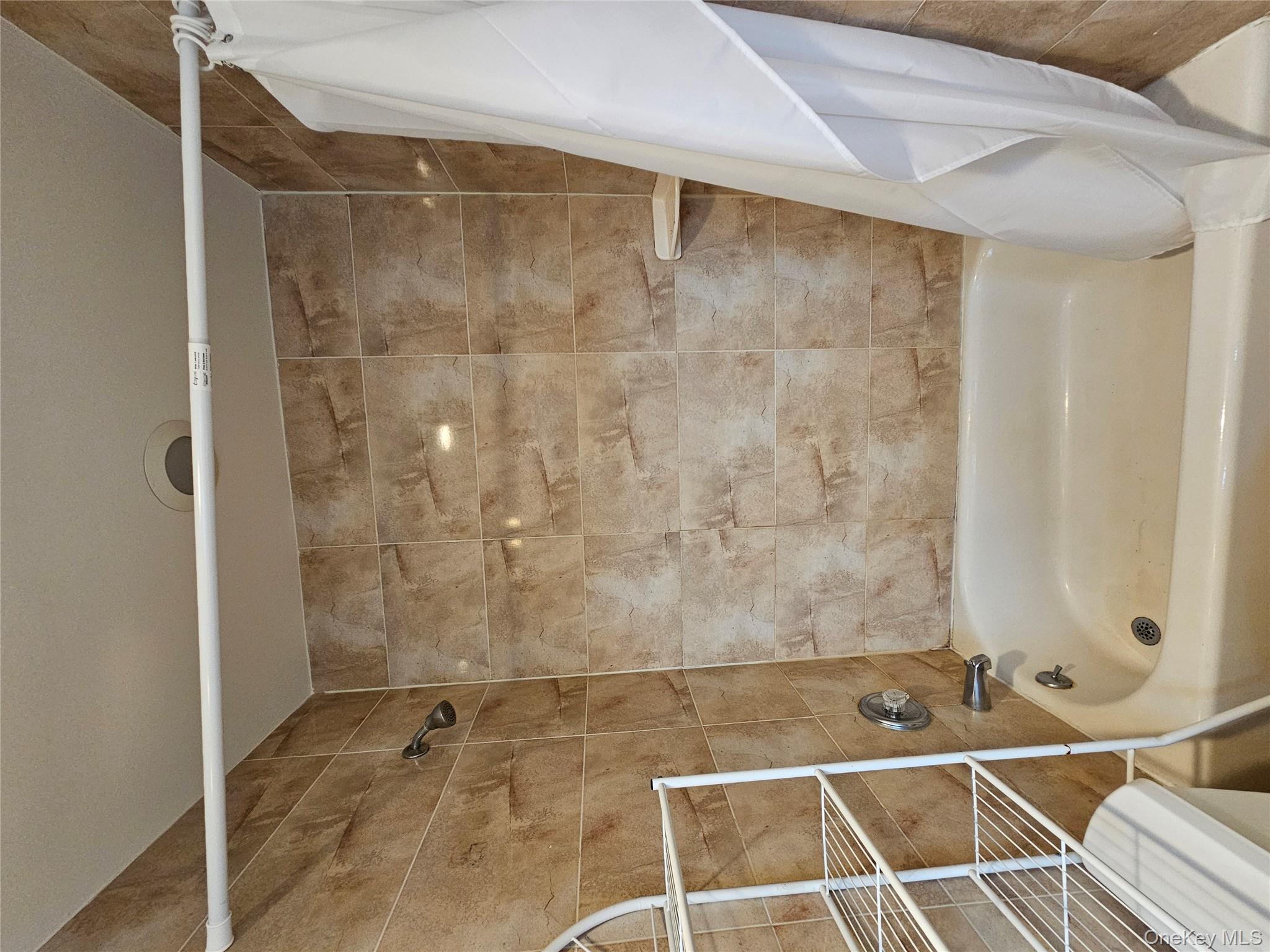 #18 photo, 11A 16th Street, Jericho , NY 11801