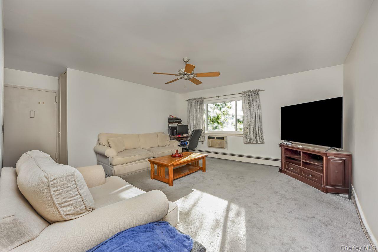 #4 photo, 56 Richmond Boulevard, Ronkonkoma , NY 11779