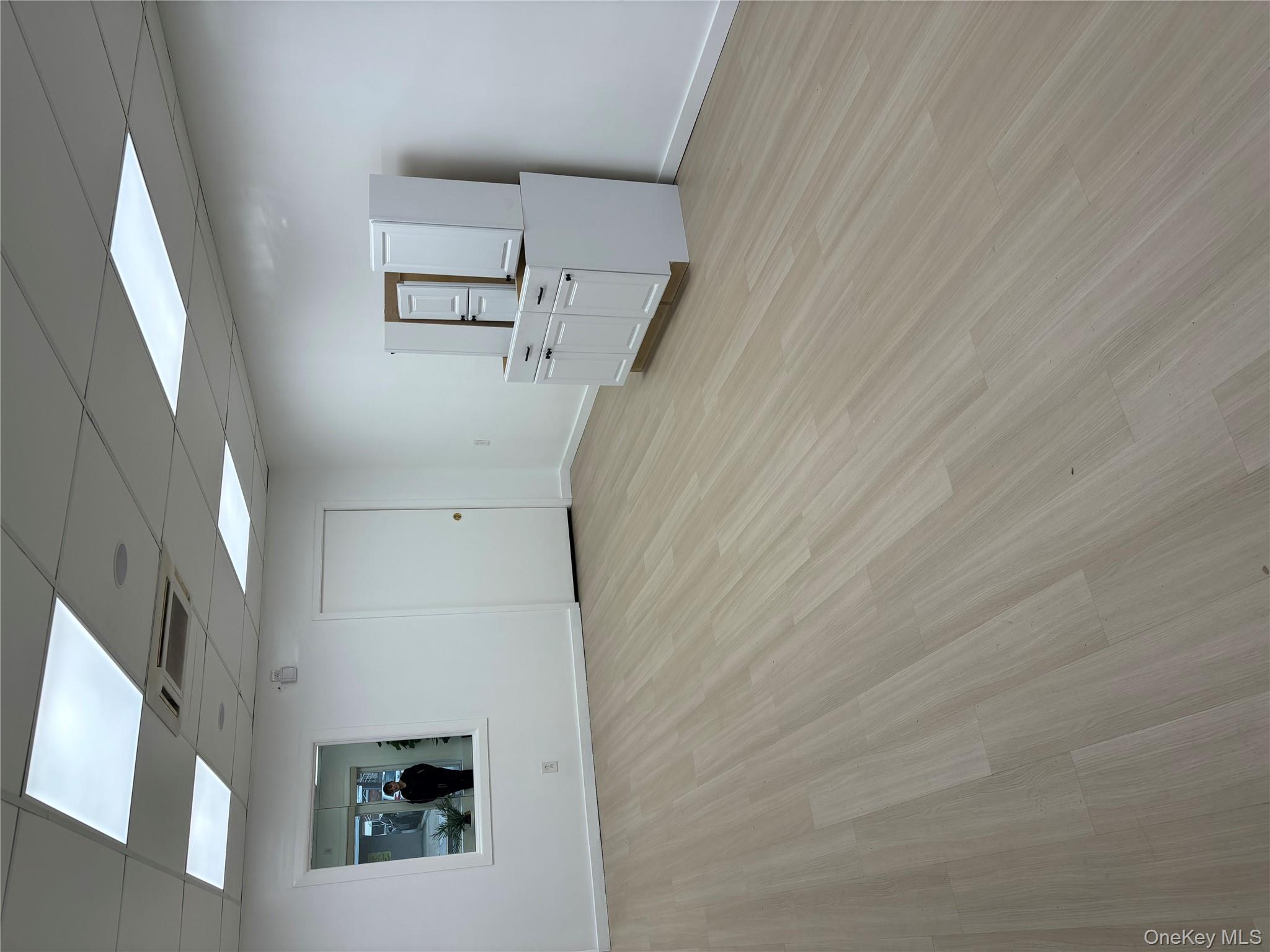 #5 photo, 10 Verbena Avenue, Floral Park , NY 11001