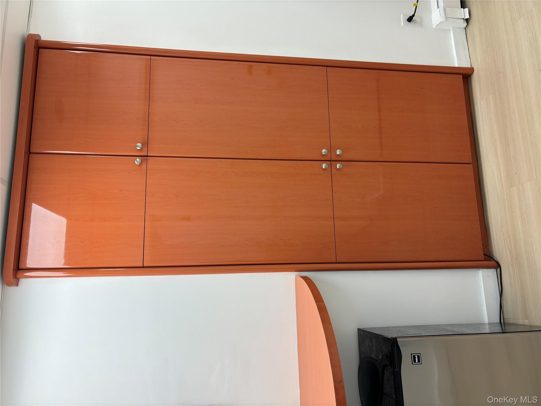 #8 photo, 10 Verbena Avenue, Floral Park , NY 11001