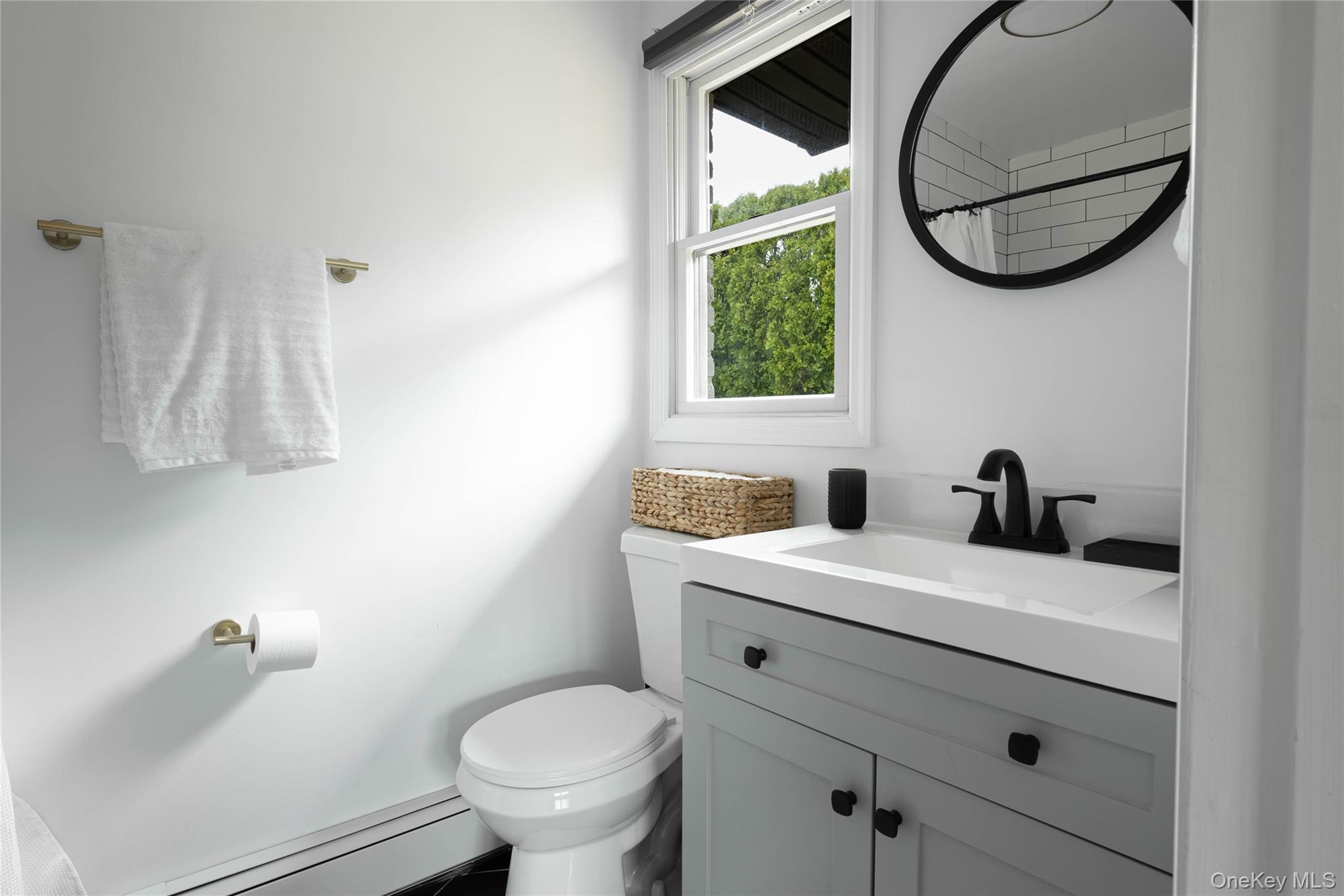 #16 photo, 17 Underhill Drive, Southampton , NY 11968