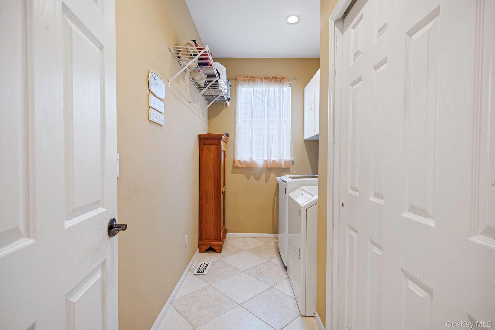 #18 photo, 76 Blueberry Ridge Drive, サフォーク郡 Holtsville , NY 11742