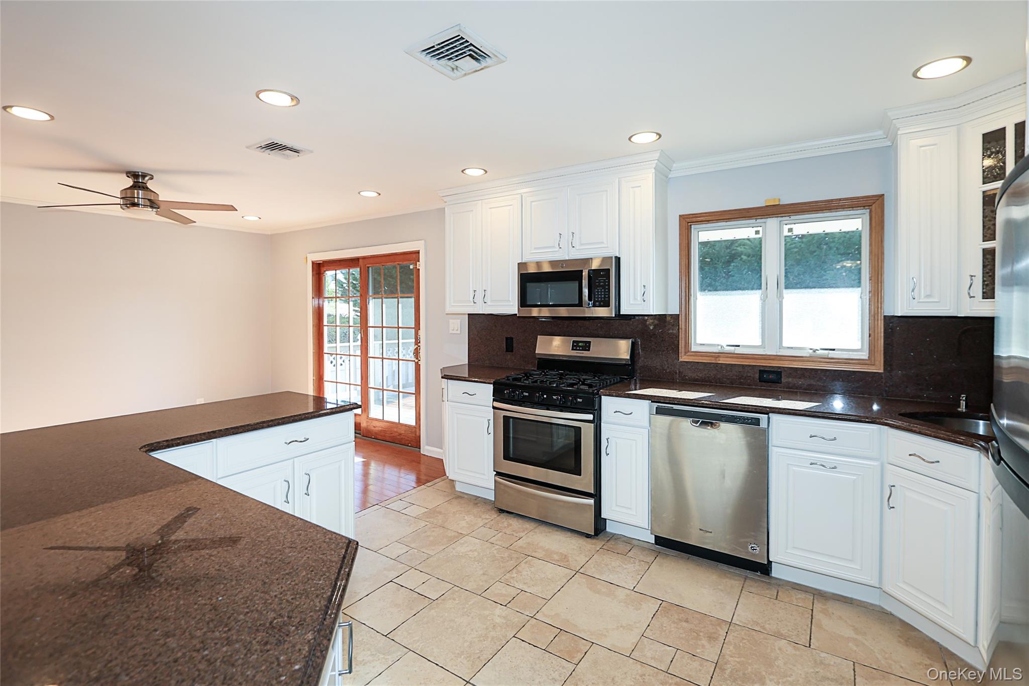 #19 photo, 91 Birchwood Park Drive, Syosset , NY 11791