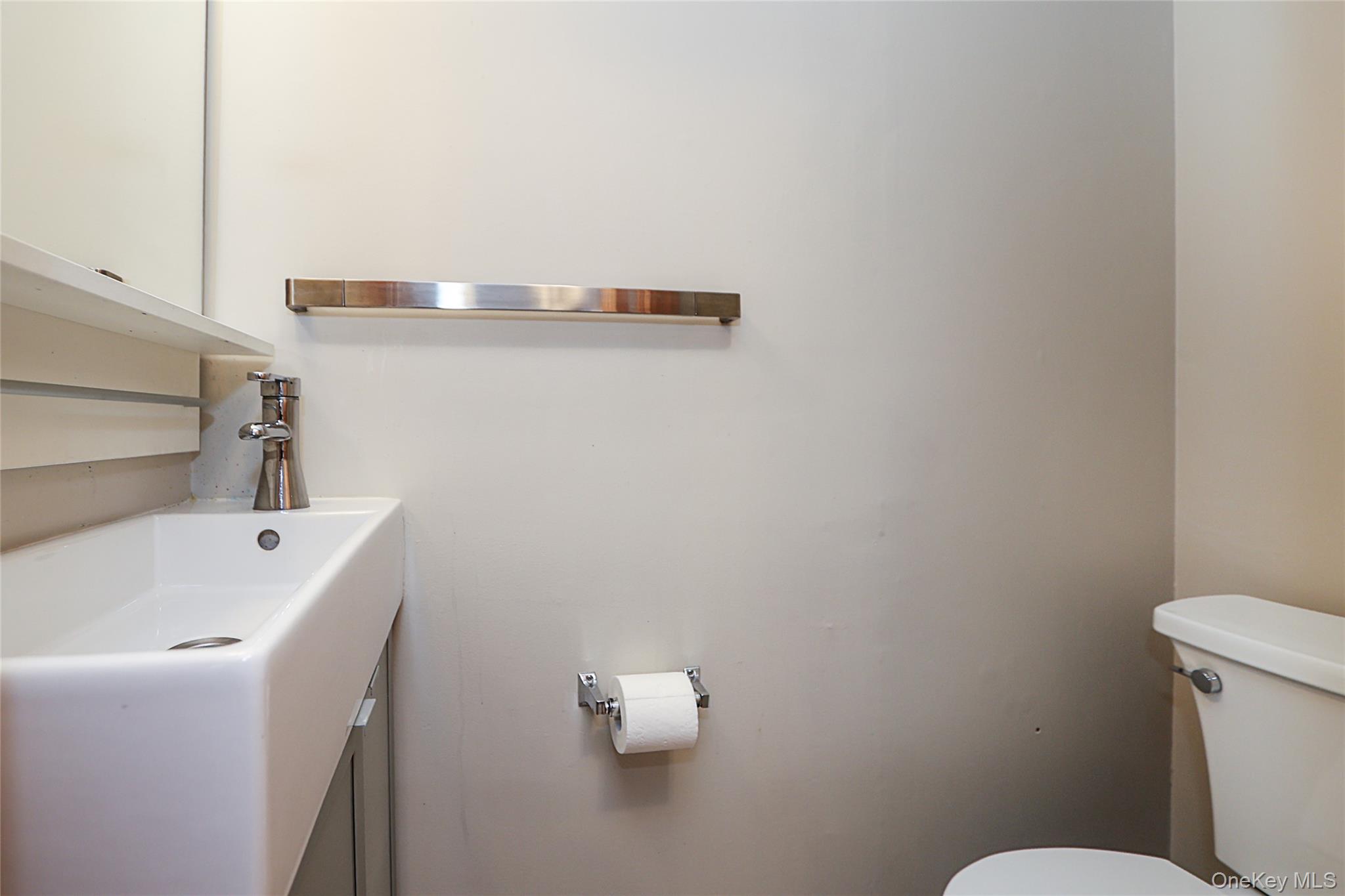 #7 photo, 91 Birchwood Park Drive, Syosset , NY 11791