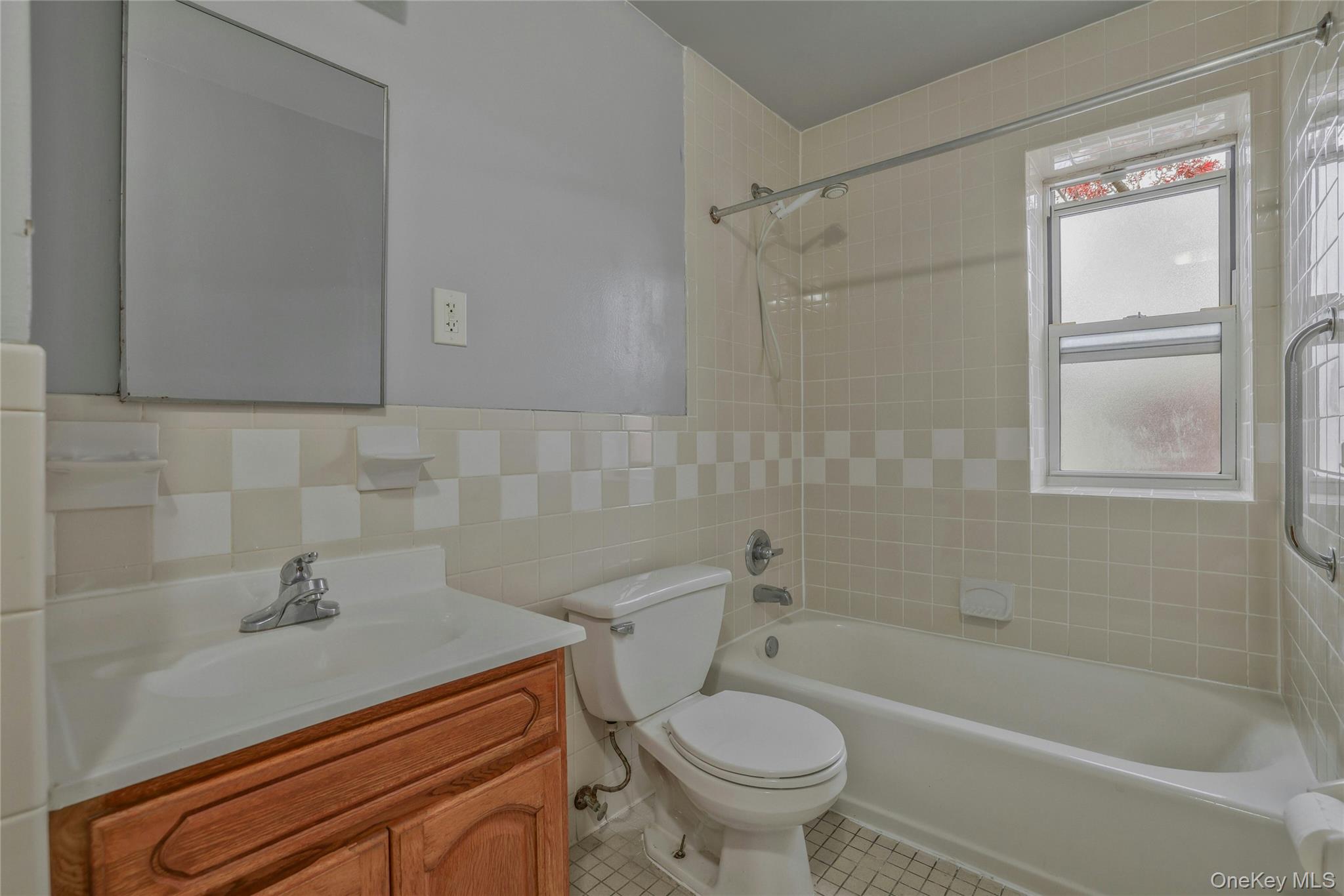 #19 photo, 747 Essex Street, Brooklyn , NY 11208