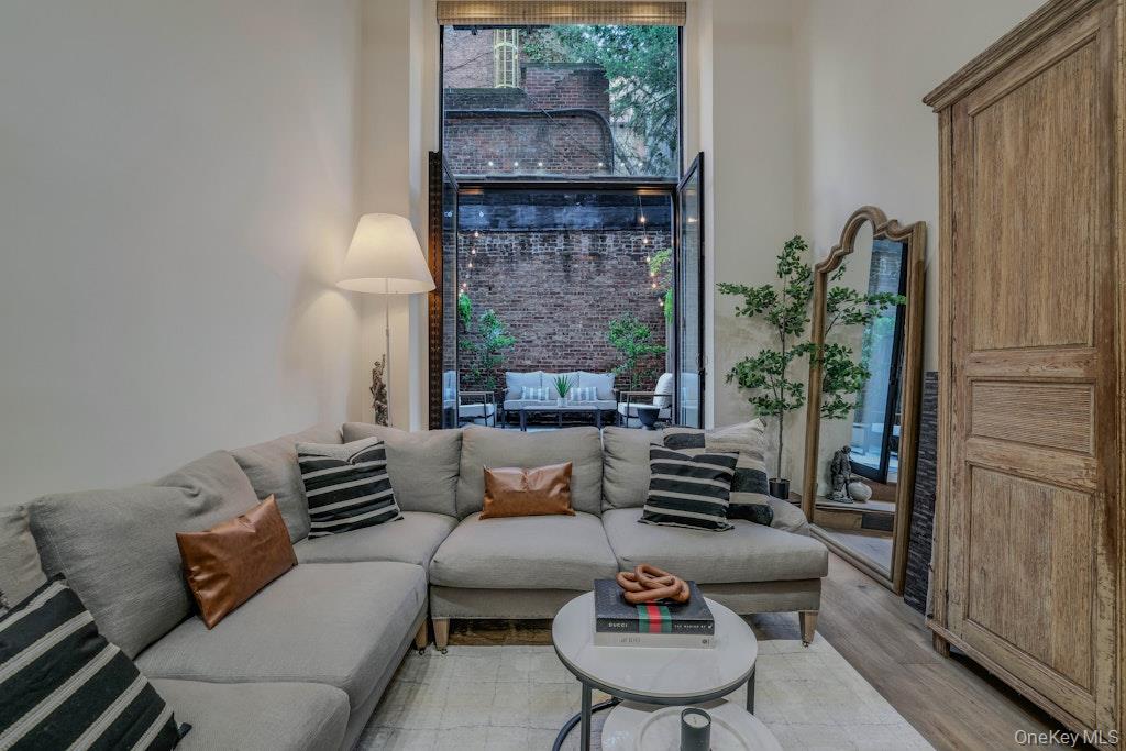 #3 photo, 155 W 15th Street, New York (Manhattan) , NY 10011