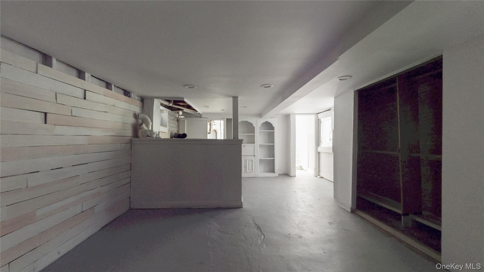 #18 photo, 72-04 Manse Street, Forest Hills , NY 11375