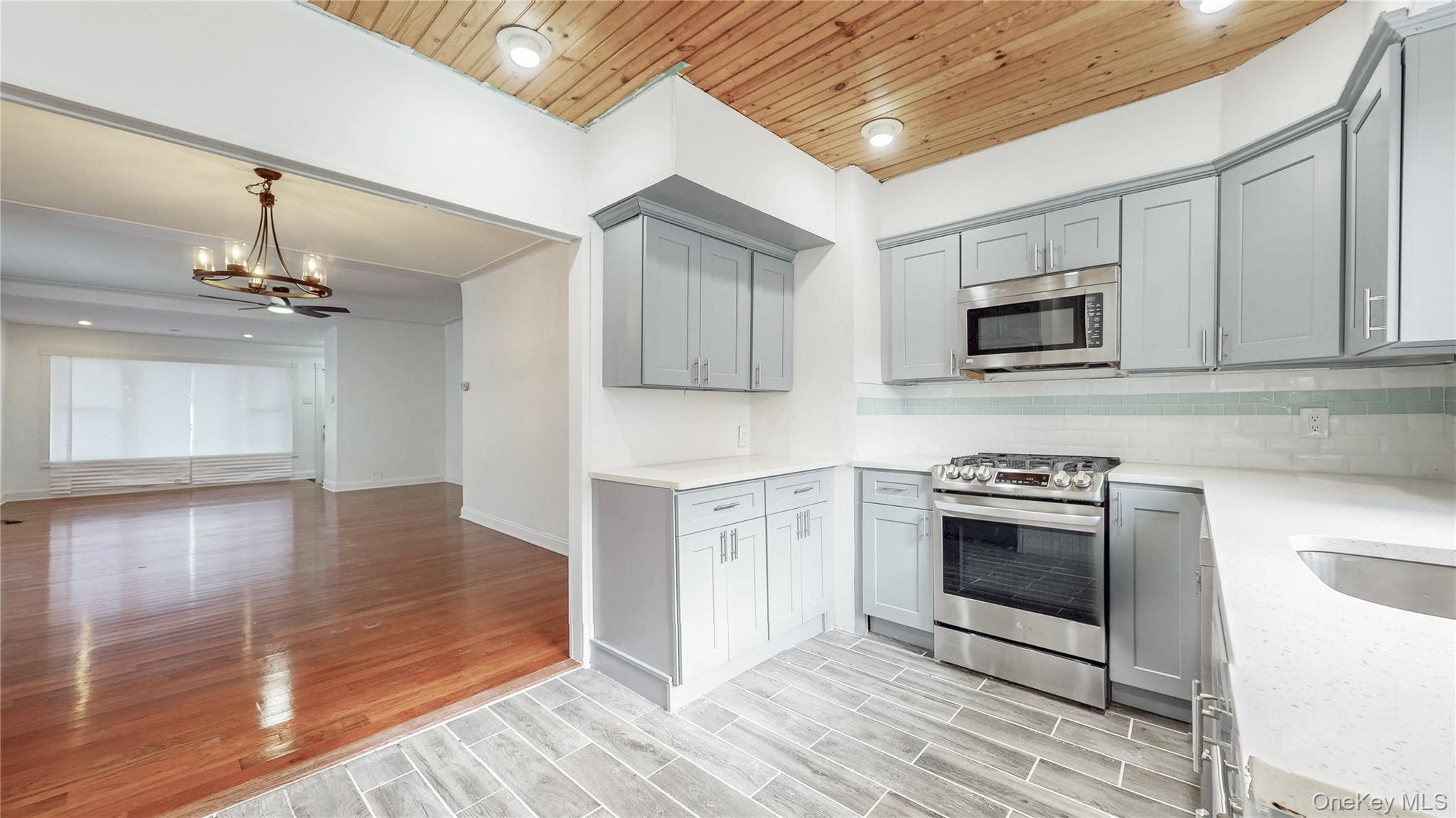 #7 photo, 72-04 Manse Street, Forest Hills , NY 11375