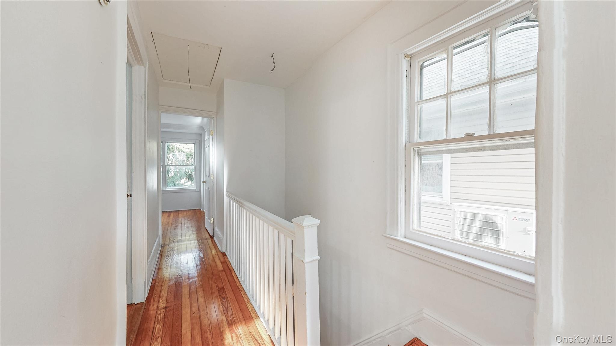 #9 photo, 72-04 Manse Street, Forest Hills , NY 11375