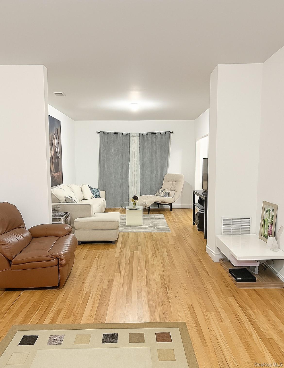 #6 photo, 2 Winfield Davis Drive, Coram , NY 11727