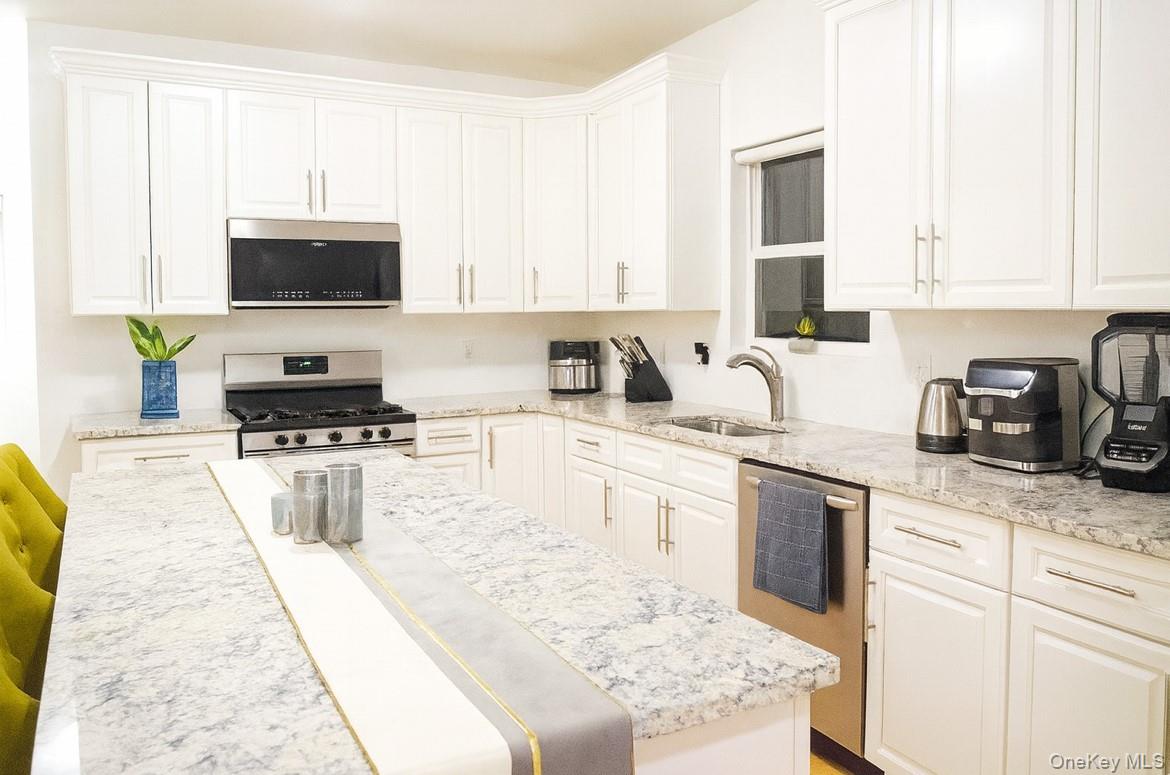 #8 photo, 2 Winfield Davis Drive, Coram , NY 11727