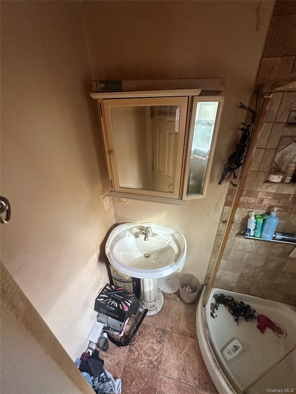 #6 photo, 186 Islip Boulevard, Islip Terrace , NY 11752