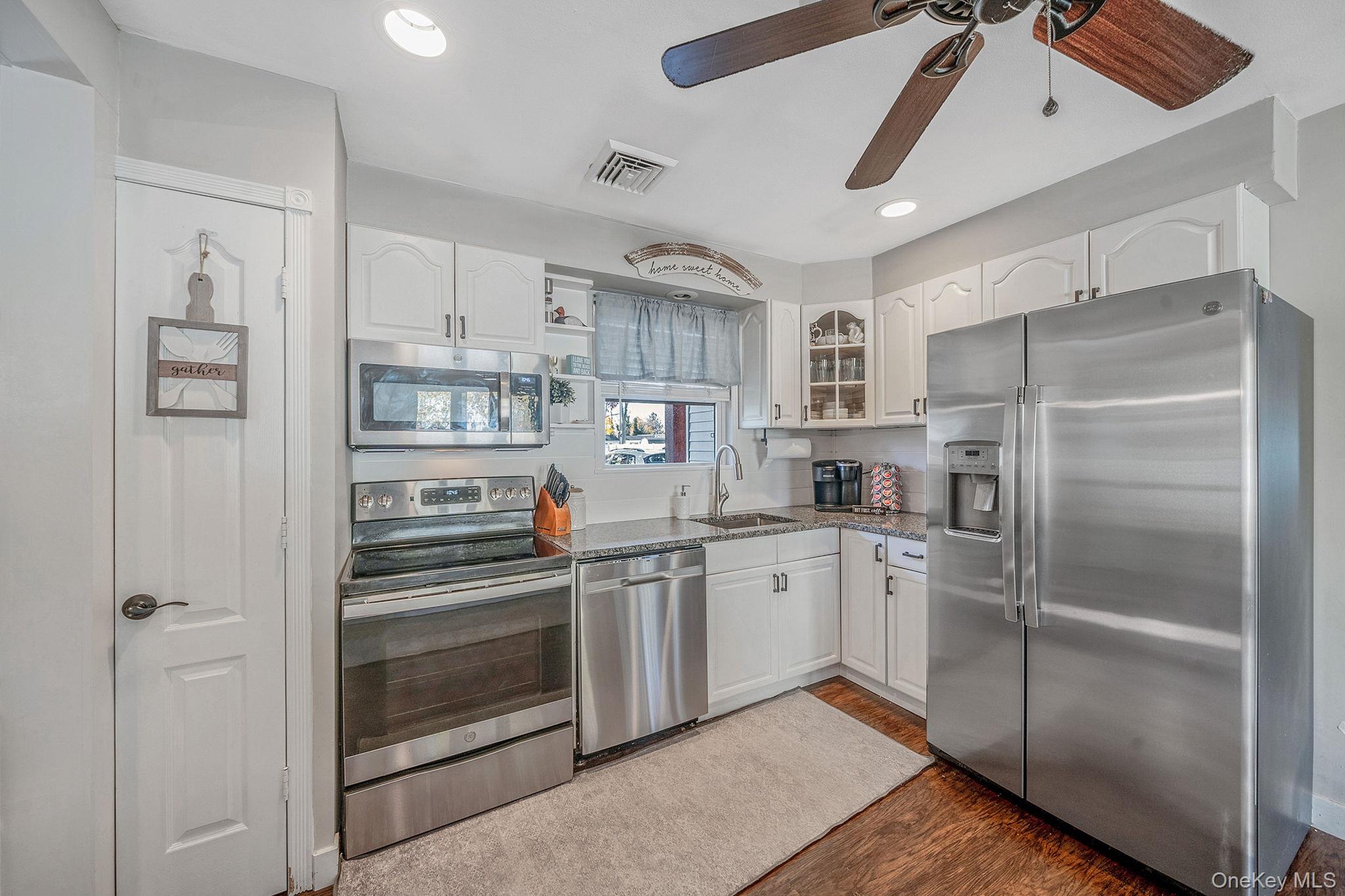 #10 photo, 3 Vee Jay Drive, Shoreham , NY 11786