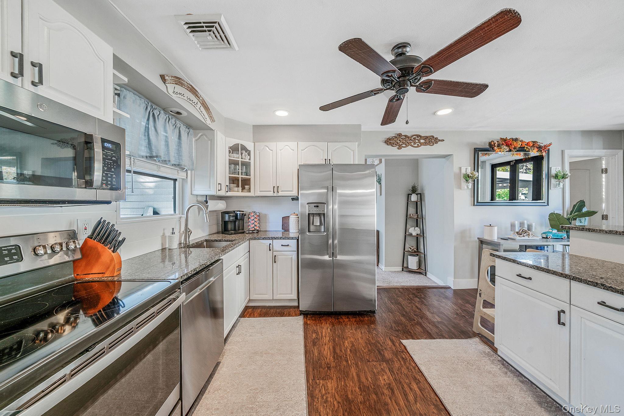 #8 photo, 3 Vee Jay Drive, Shoreham , NY 11786