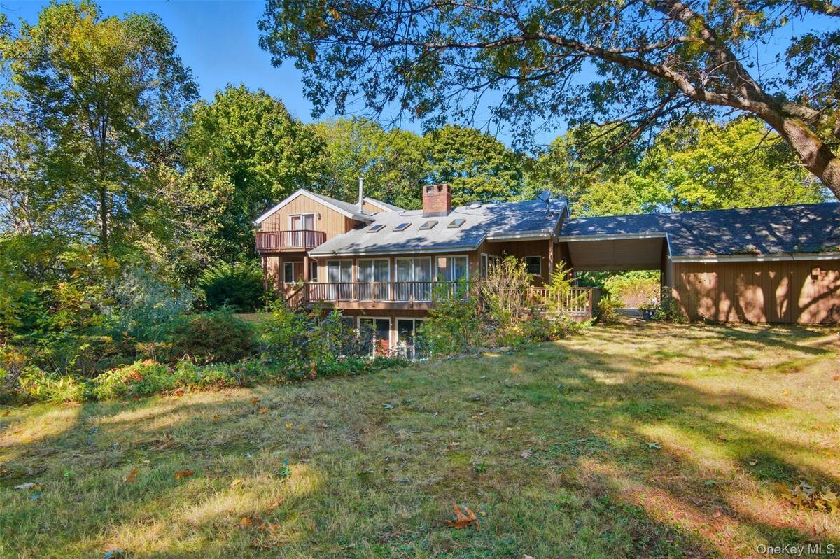 #1 photo, 18 Greenlawn Road, Huntington , NY 11743