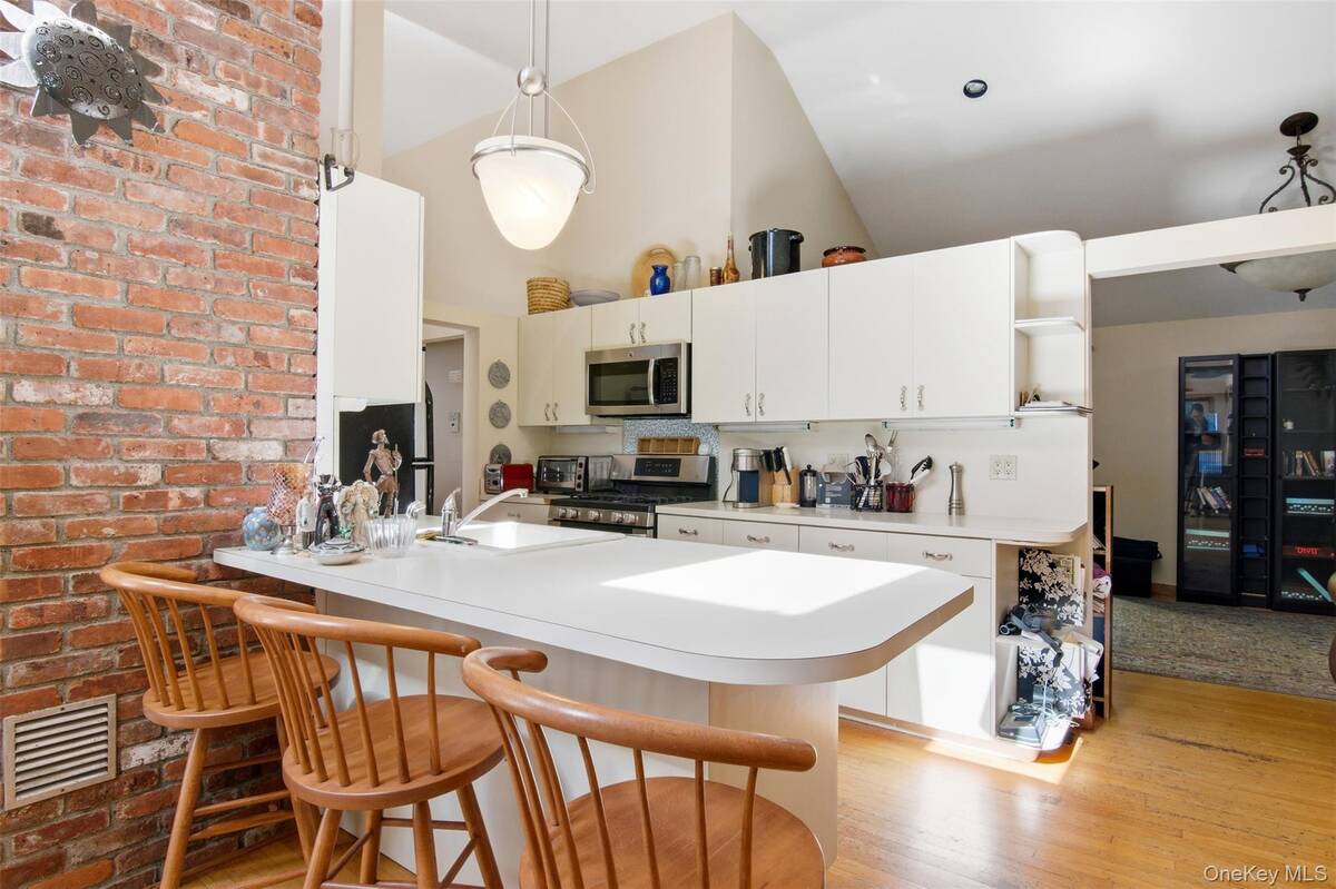 #13 photo, 18 Greenlawn Road, Huntington , NY 11743