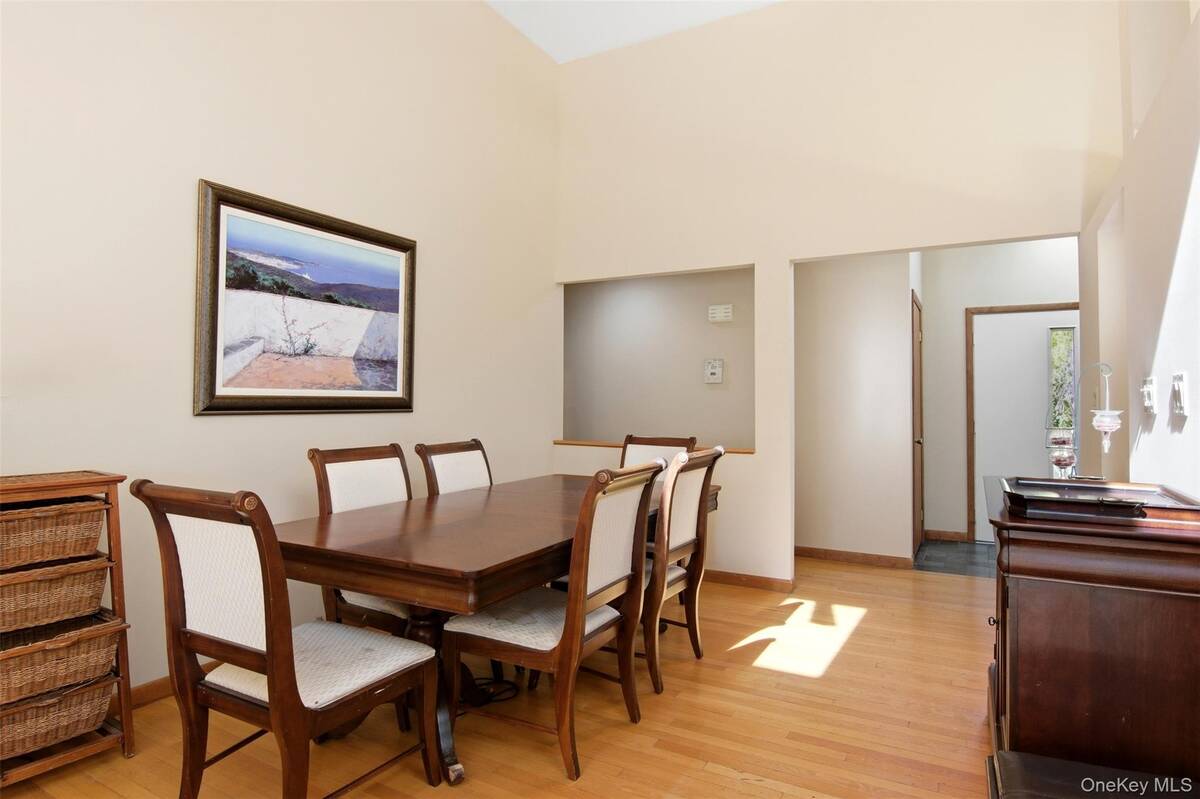 #15 photo, 18 Greenlawn Road, Huntington , NY 11743