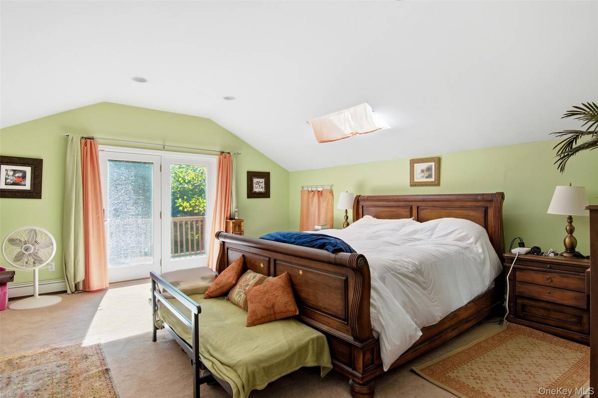 #17 photo, 18 Greenlawn Road, Huntington , NY 11743