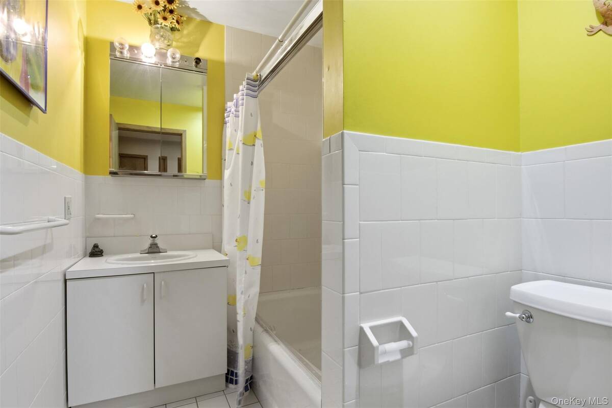 #20 photo, 18 Greenlawn Road, Huntington , NY 11743