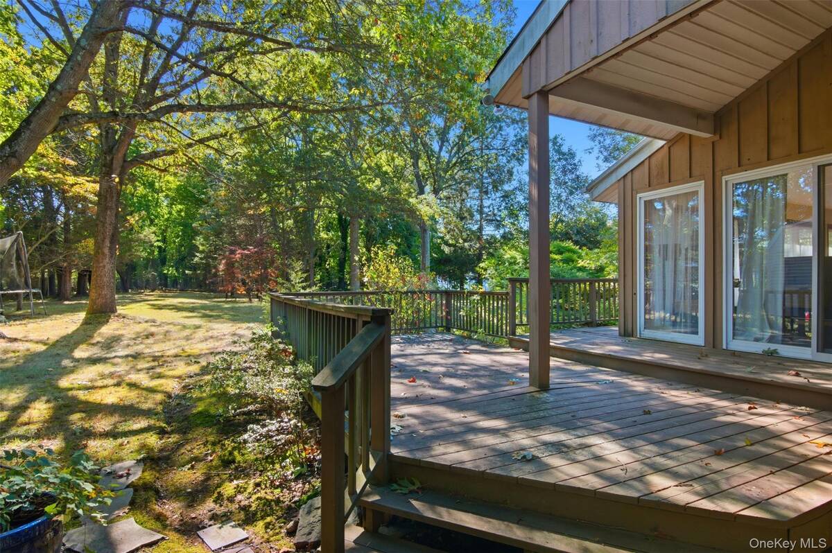 #4 photo, 18 Greenlawn Road, Huntington , NY 11743